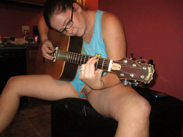 Guitar babe