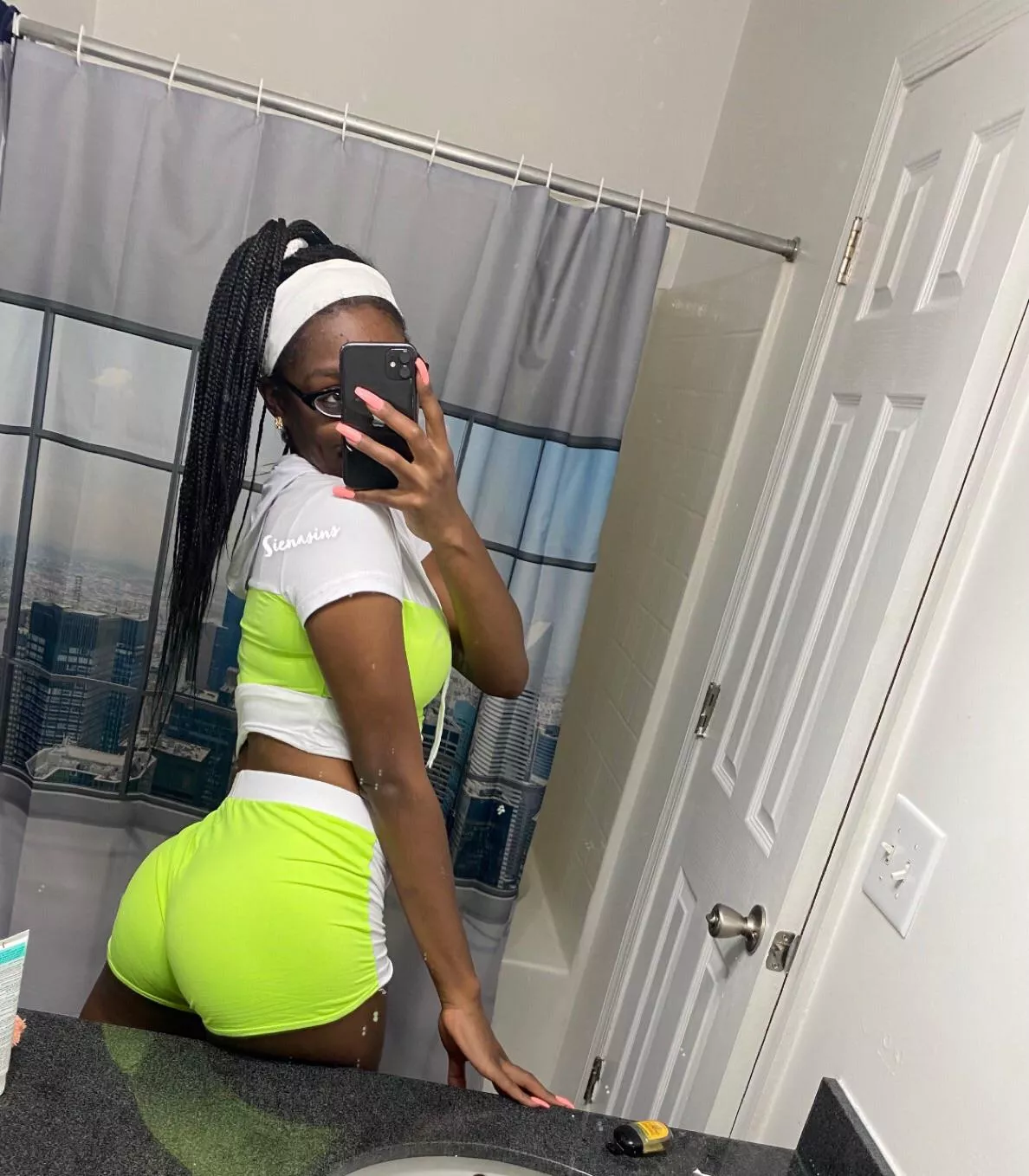 gym built booty