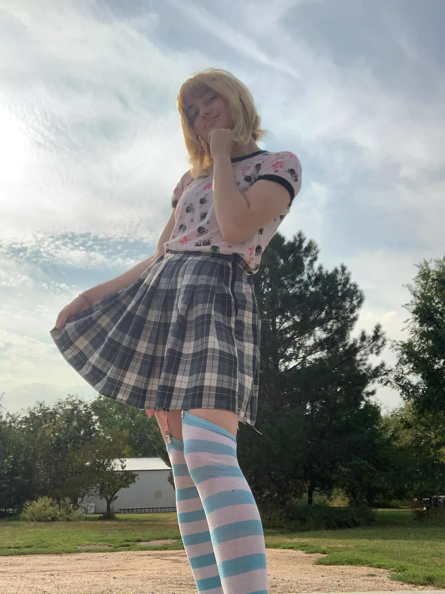 Had oral surgery a few days ago and still recovering, but looking cute is a great way to stay positive! Shoutout to my friend who made this skirt for me <3