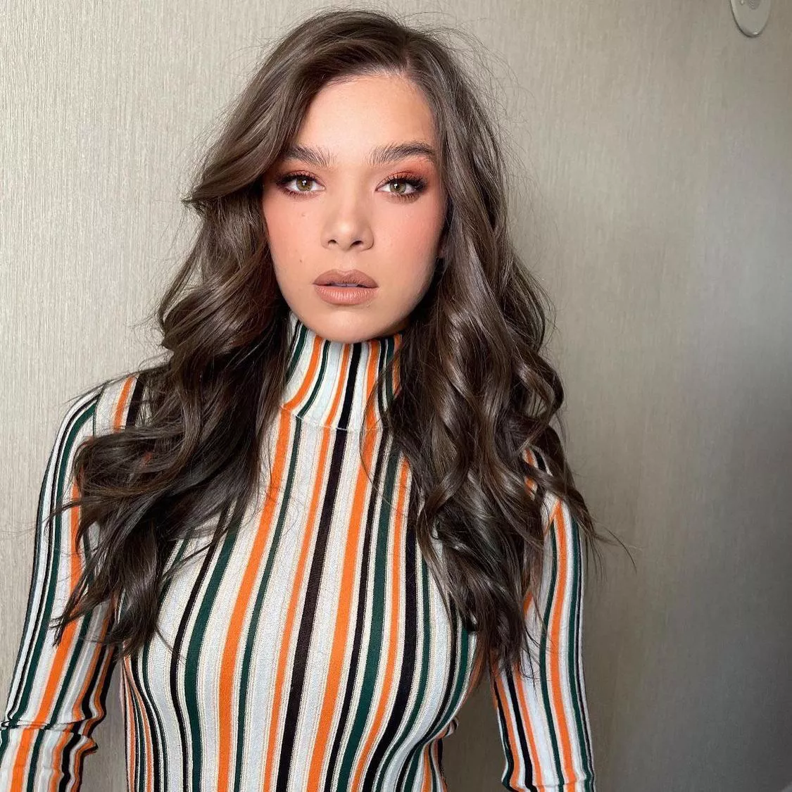 Hailee Steinfeld does not miss, ever