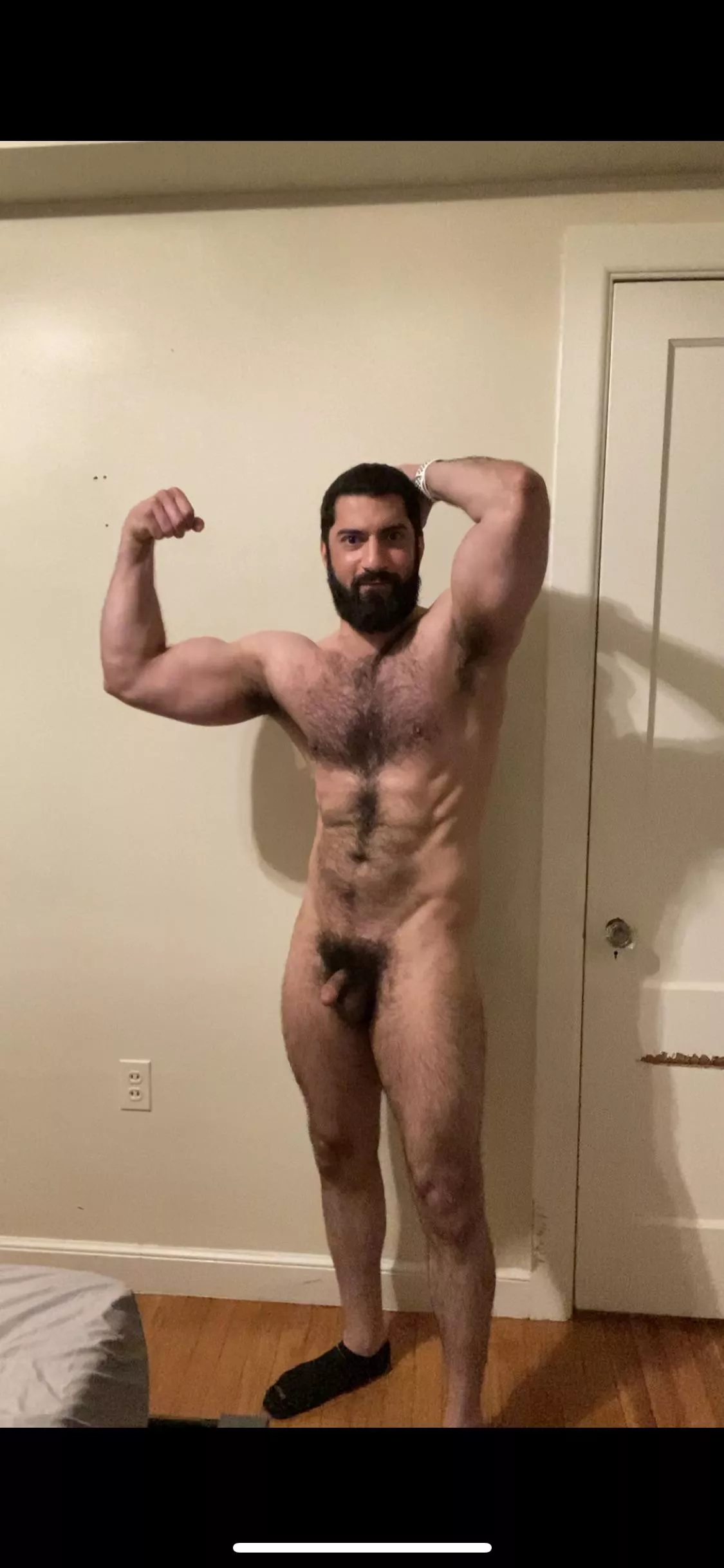 Hairy muscle flexing 💪🏽