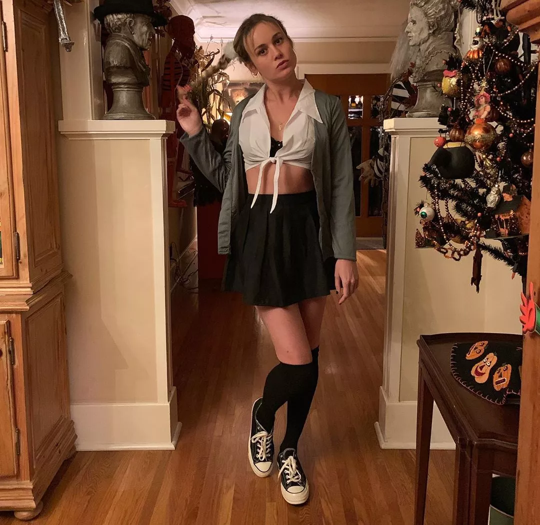 Halloween is over, but I still like this Brie Larson costume