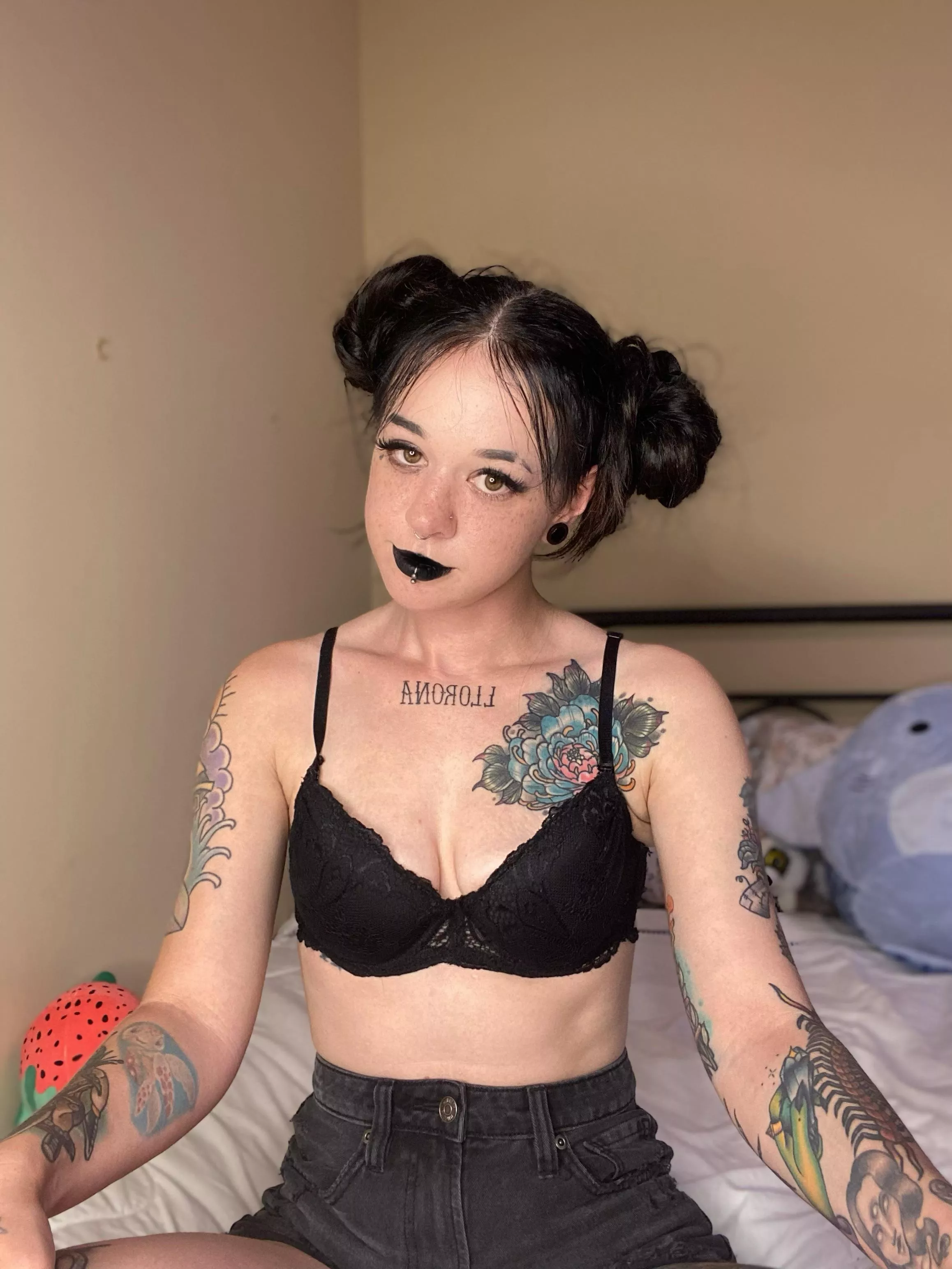 handful goth gf