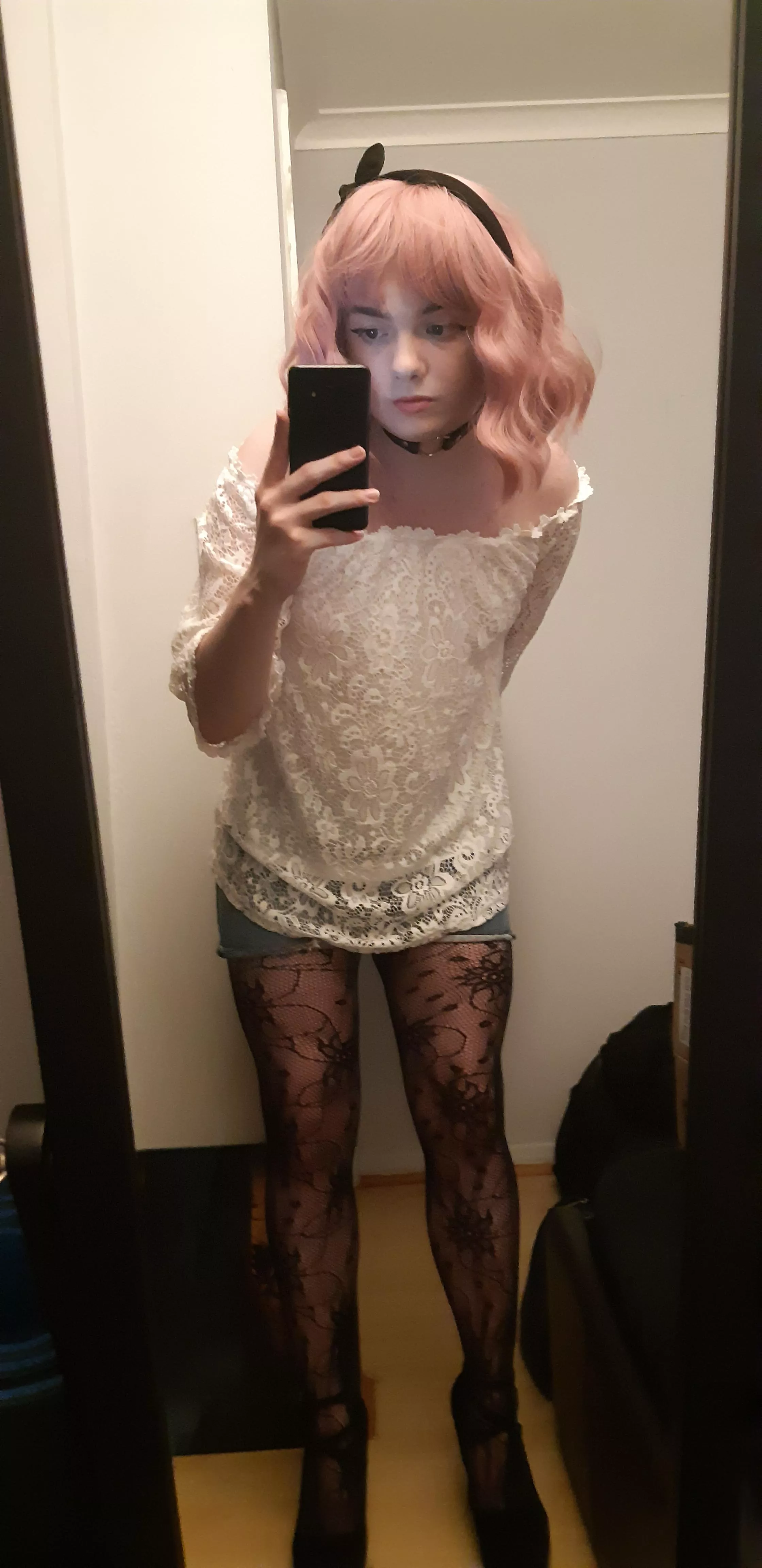 Happy femboy Friday!