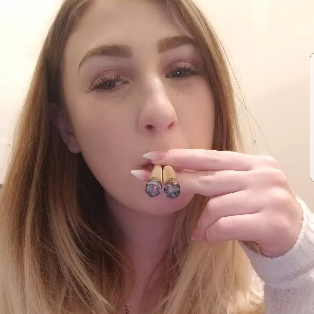 Happy Friday! I hope you're all getting high tonight!ðŸ¥°