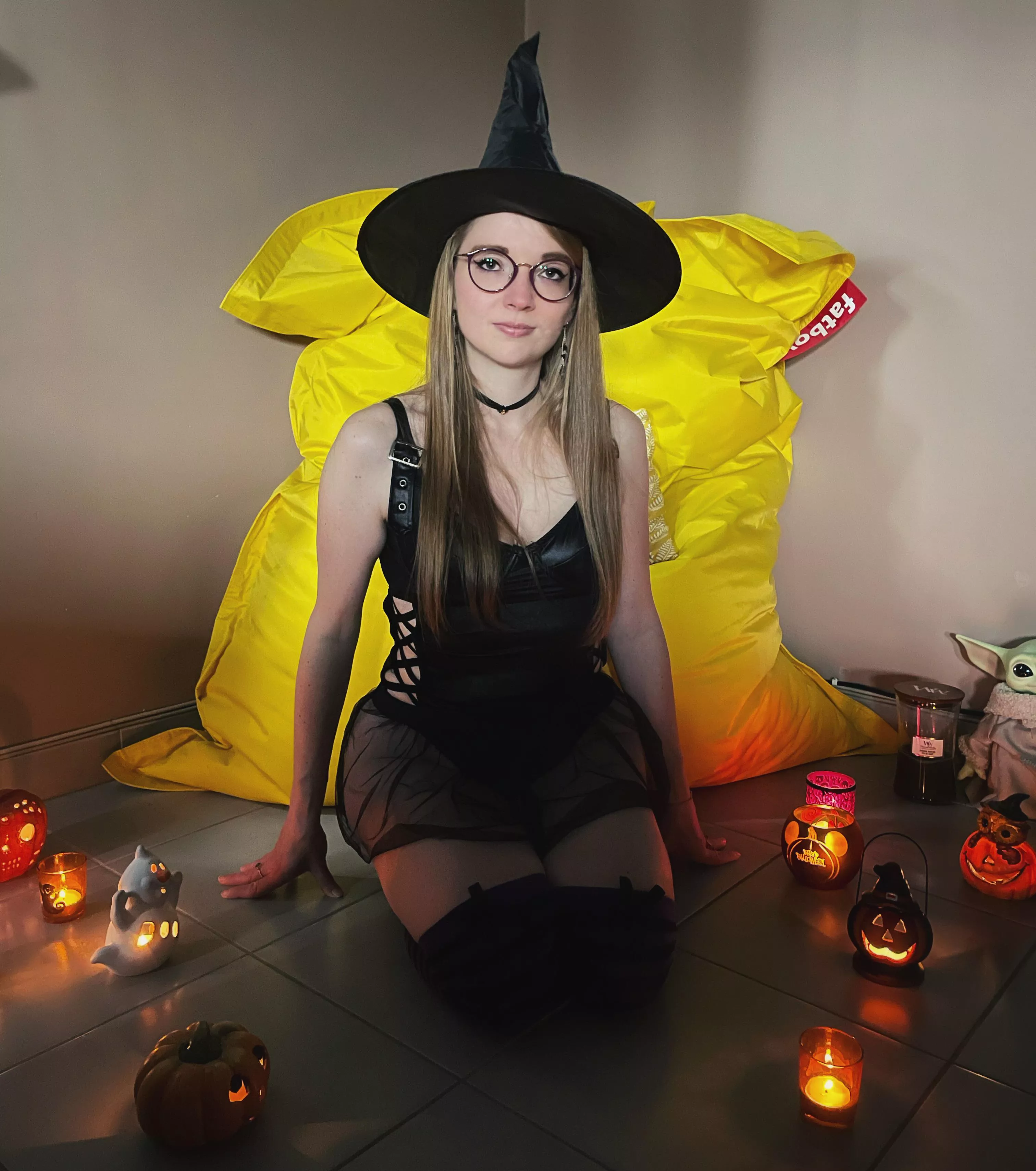 Happy Halloween, Reddit ðŸ§™ðŸ» [F32]