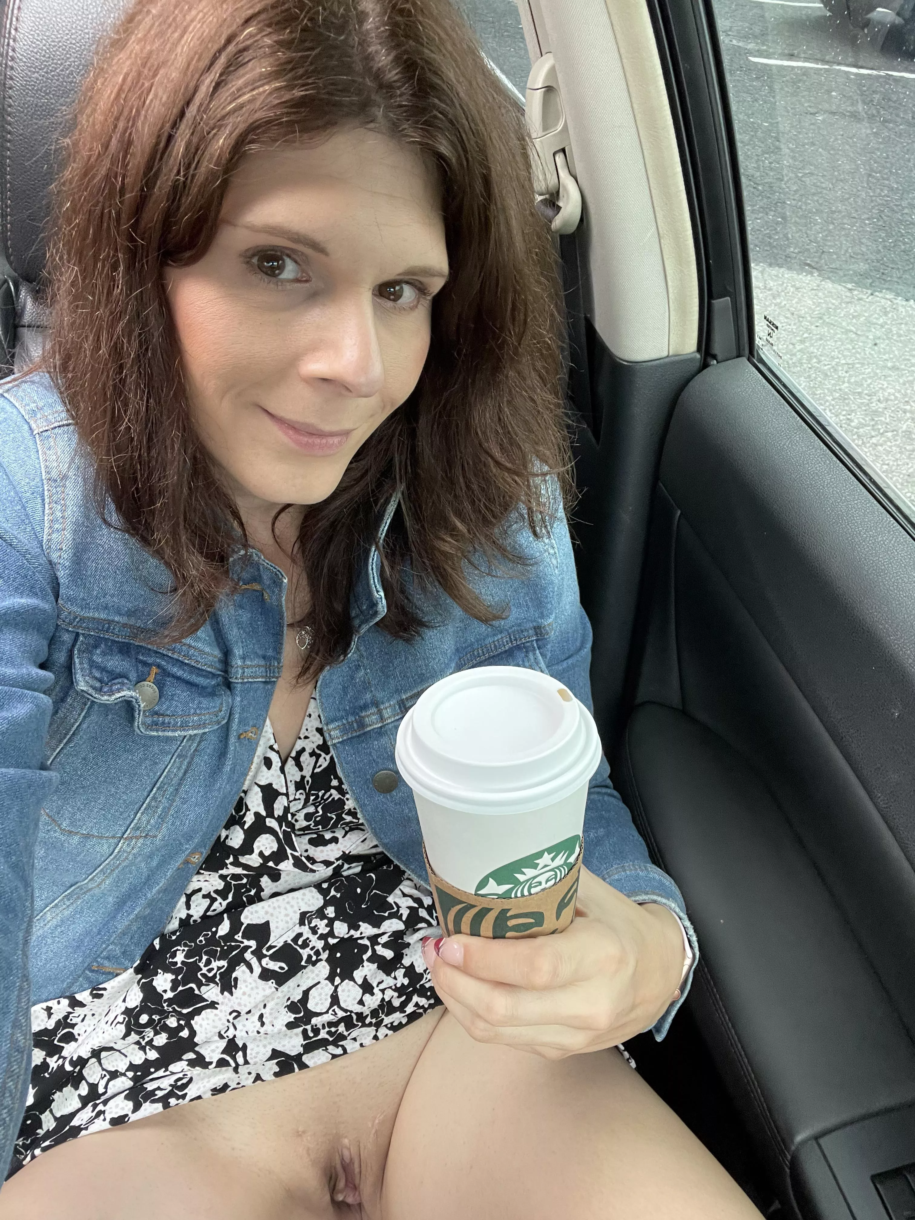 Happy, silly, horny & definitely caffeinated (39F)