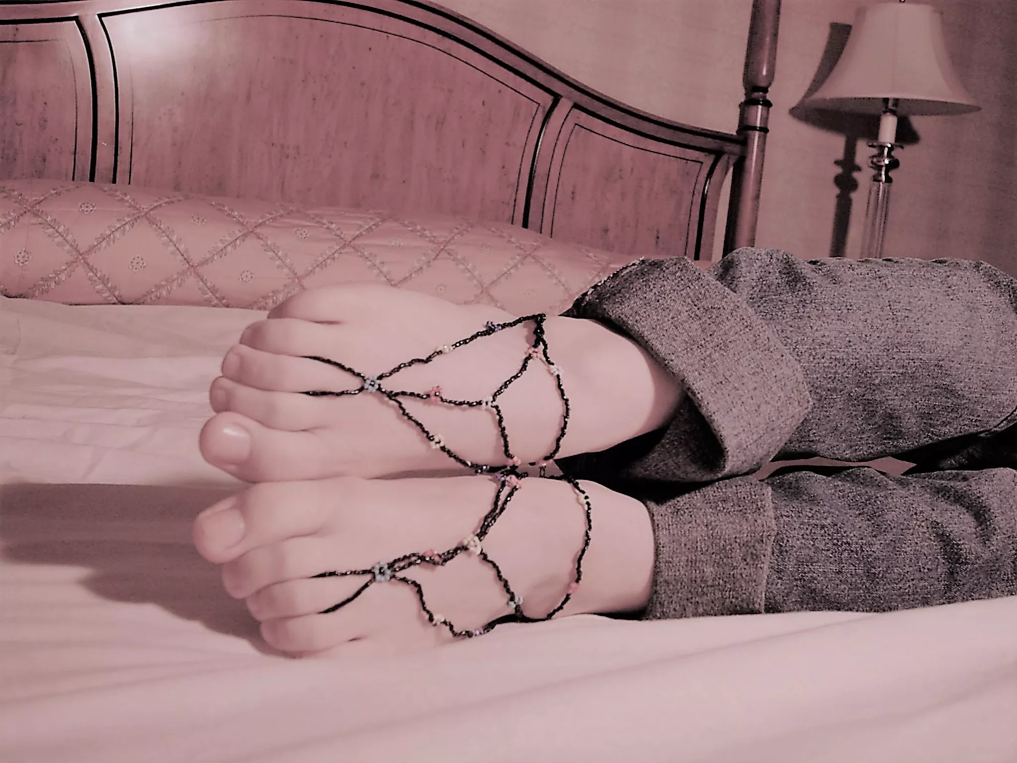 Happy TOESday! Do you think barefoot sandals are sexy? 😗