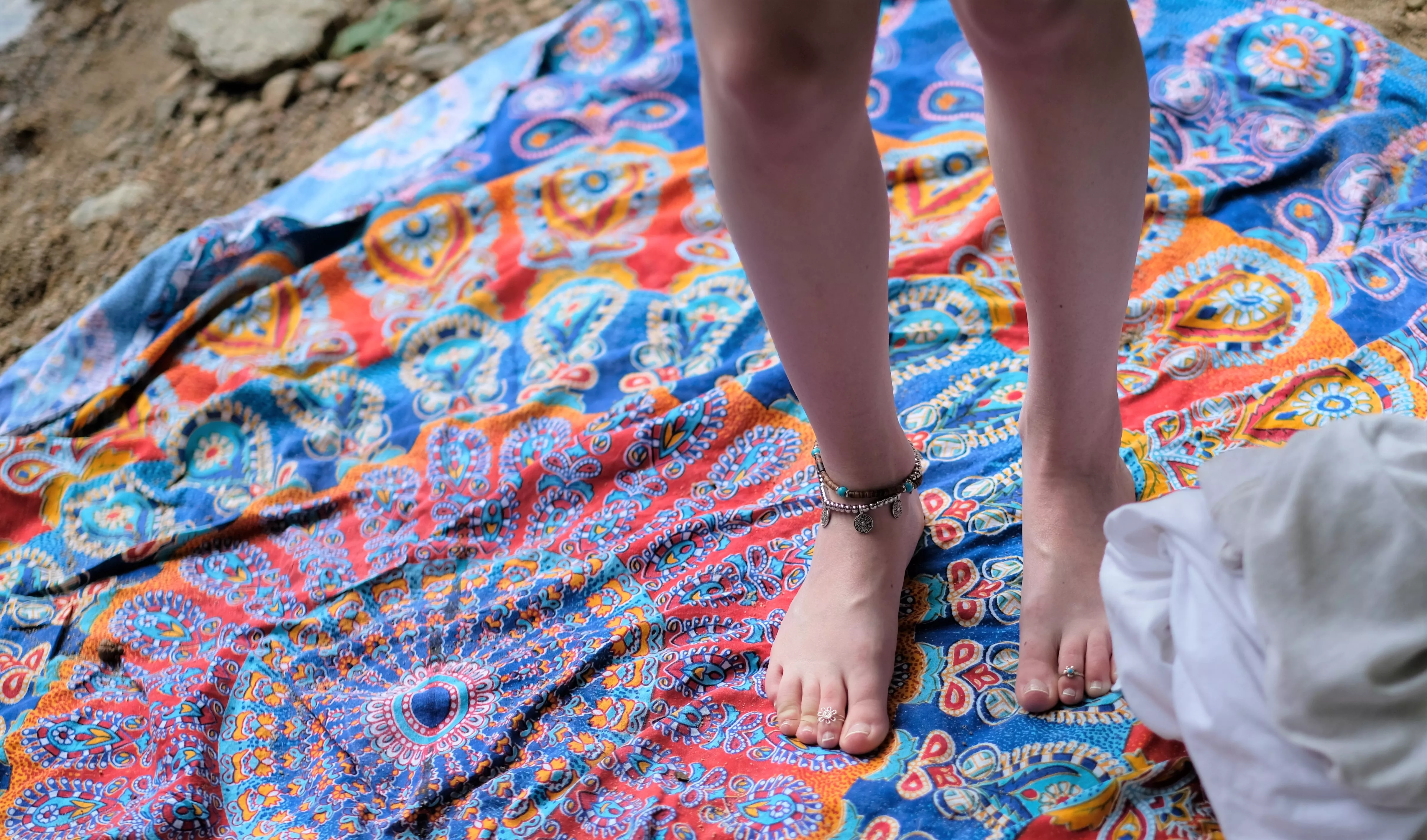 Happy Toesday! Showing them off at the beach! Would they get your attention?