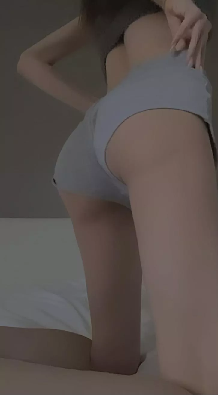 Have a nice day baby! do you like my ass in these shorts?