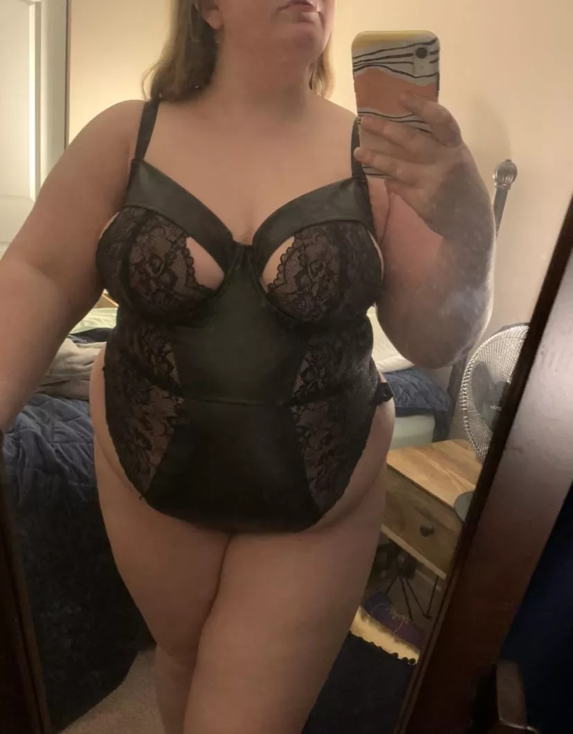 Having a bad bitch moment in this lingerie