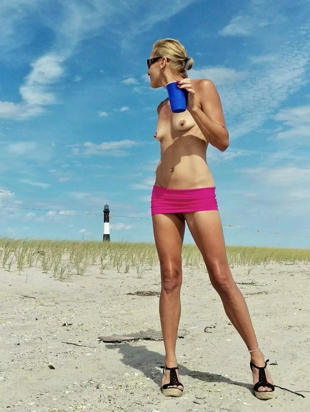 Heels..tiny skirt..drink..I ❤ the beach ⛱