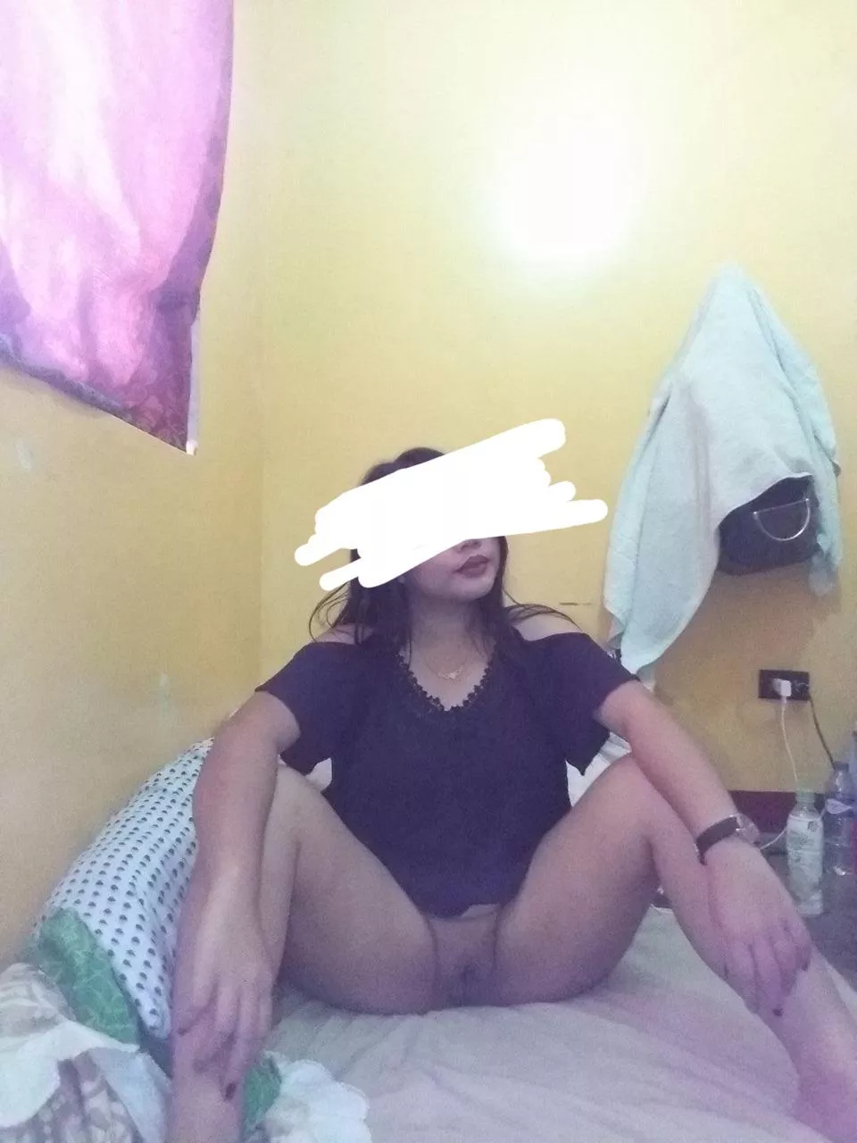 Hello (f)