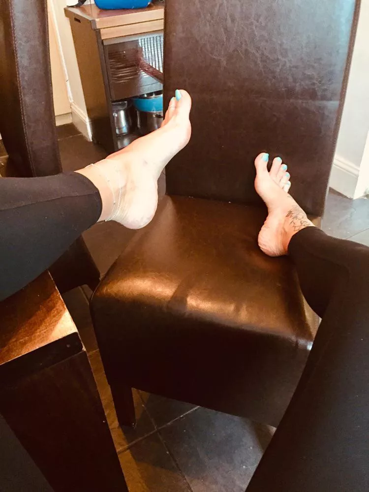 Hello feet Lovers hope you have a beautiful day 🙏🥰❤️