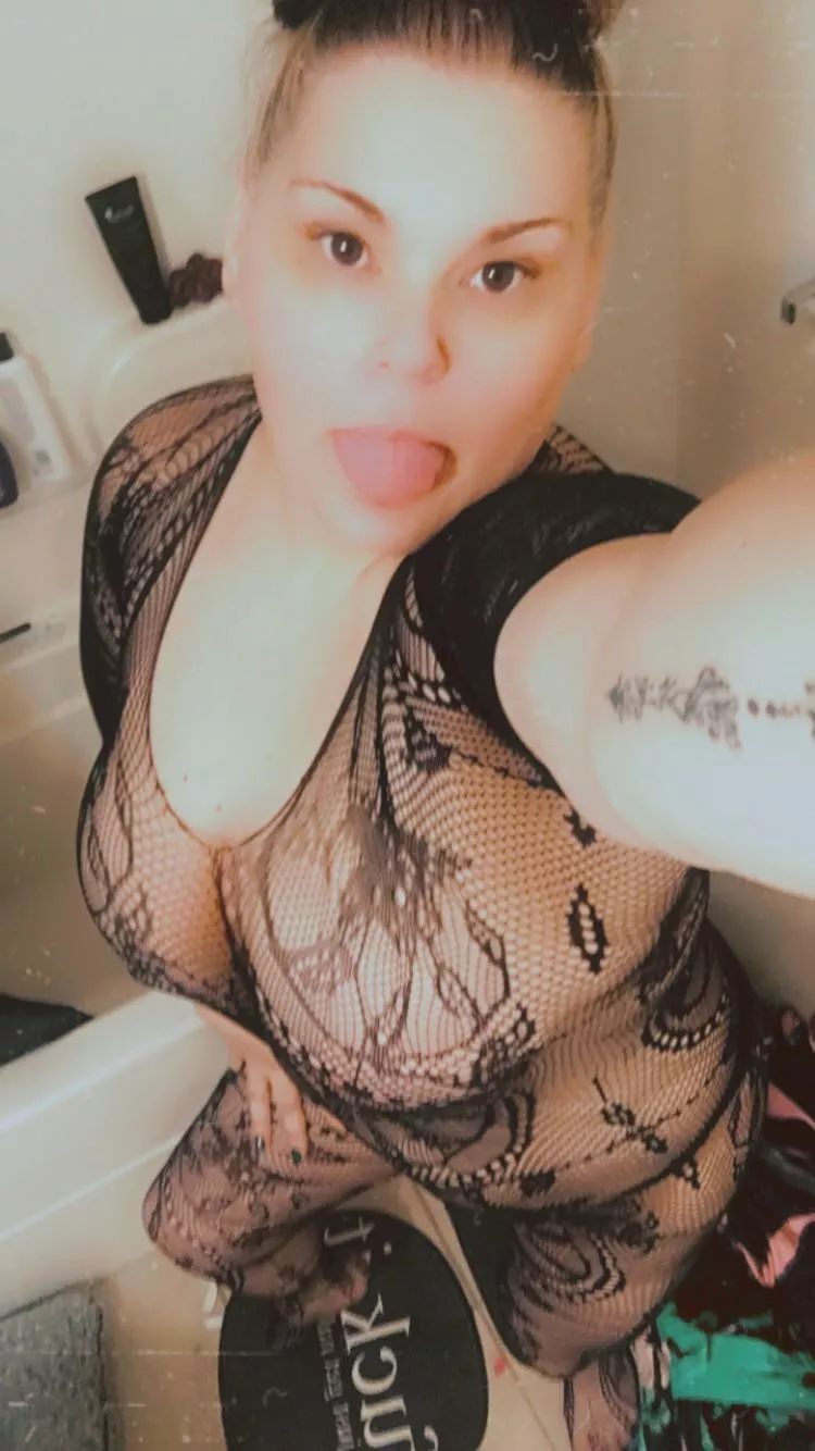 Hello sexy Saturday…I was feeling myself!! Anyone wanna cum feel me?