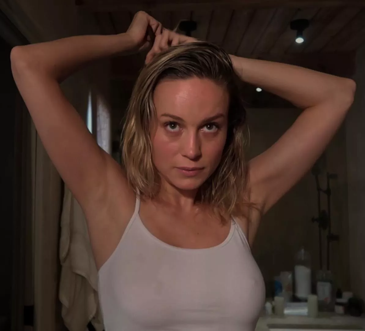 Help me cum for Brie Larson, Alexandra Daddario, Emilia Clarke or Elizabeth Olsen.