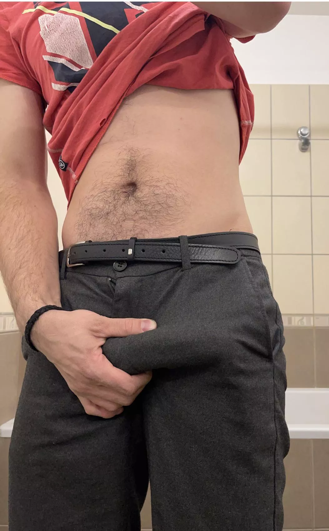 Hey hey I think it’s too tight in here, maybe wanna help ? Dm me ;)