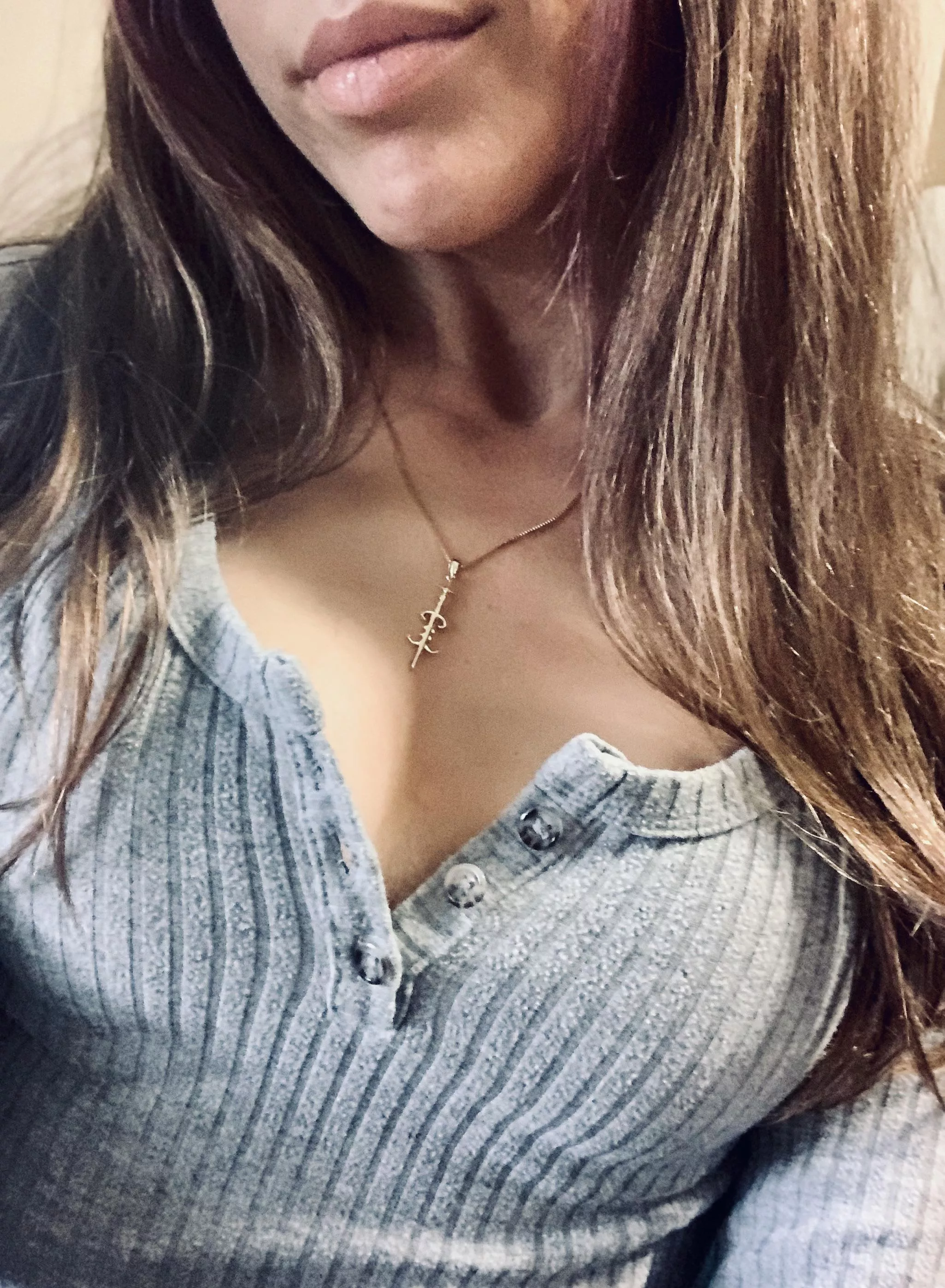 Hey Reddit boys & babes ðŸ‘‹ Iâ€™m Stella & new to creating content ðŸ¤« Sub for free & if you like to chat, Iâ€™m all about real conversation! ðŸ¥°