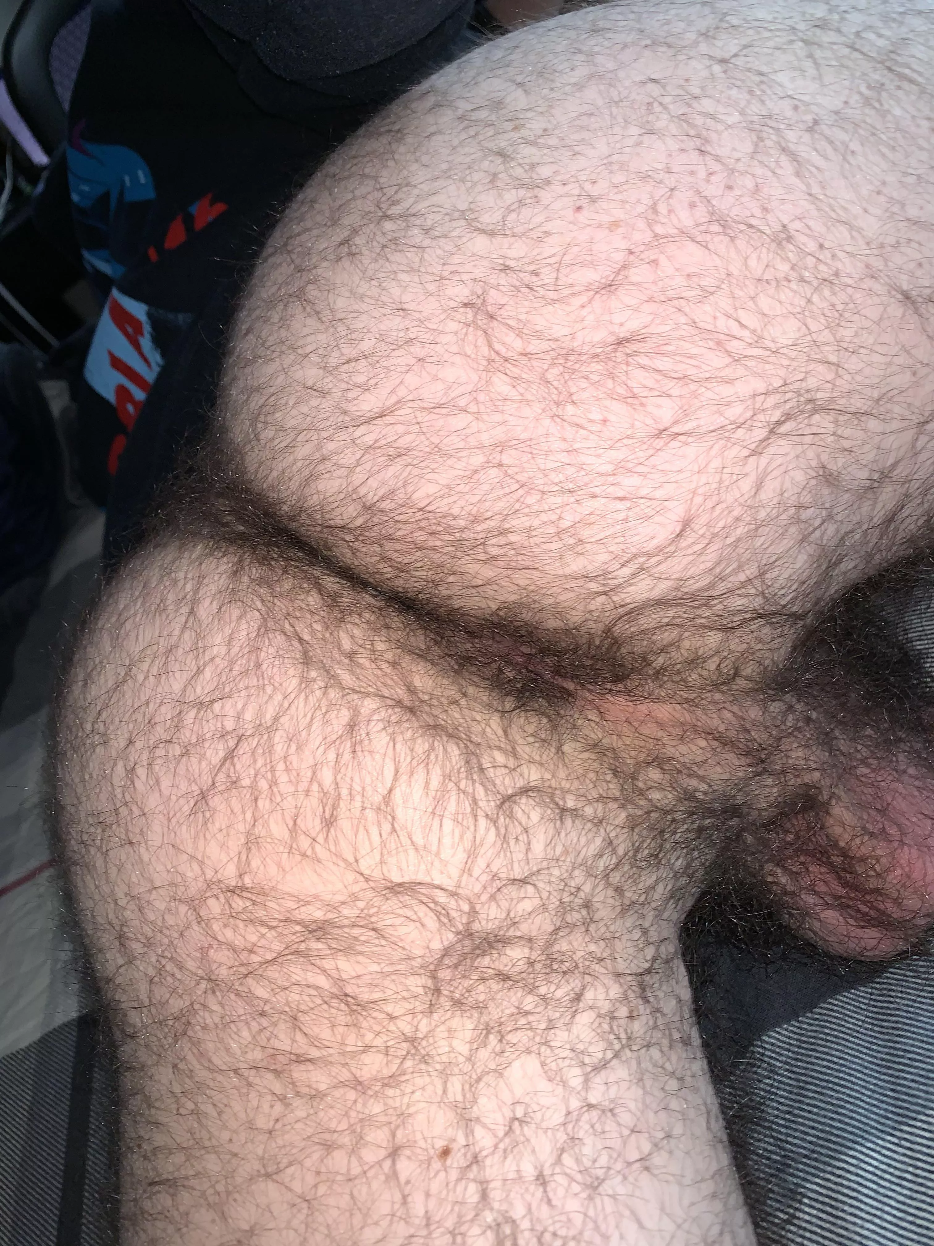 Hi bears! I hear you guys might like hairy hole