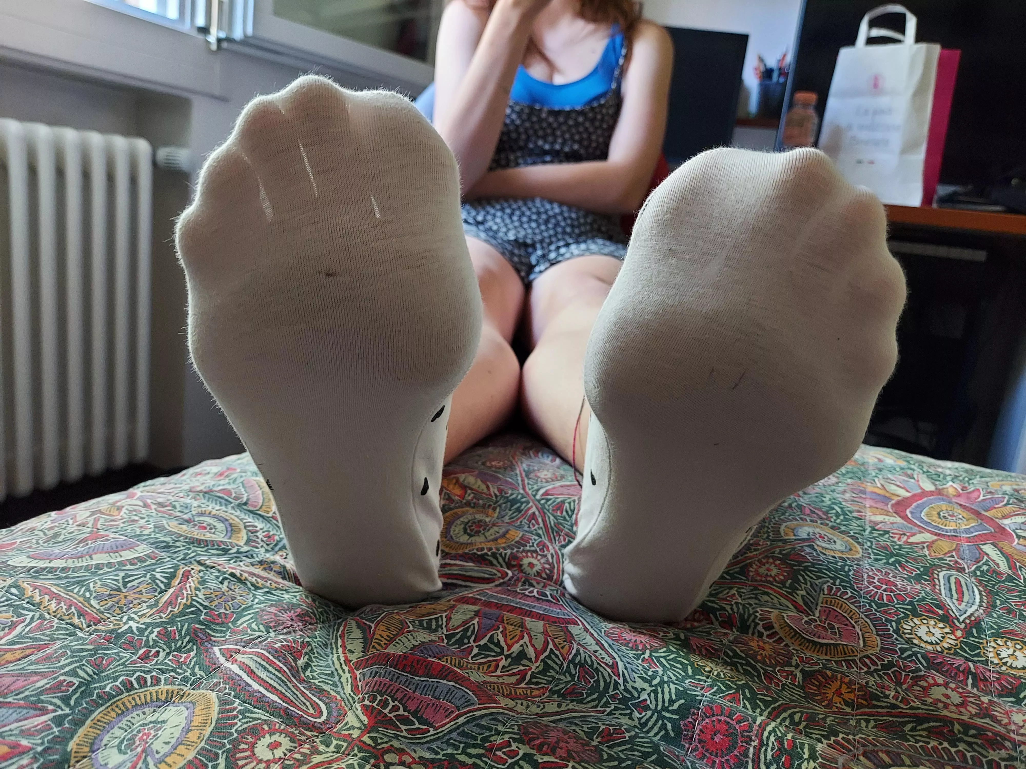 hi do you like my socks soles?😋