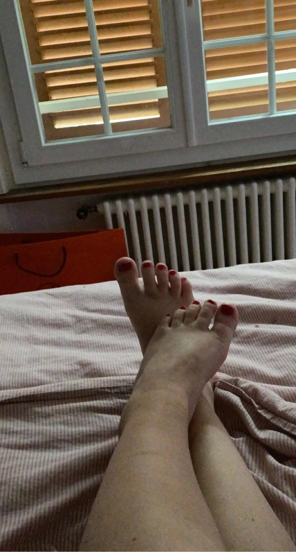 Hi ! If you want more my snap is open : anasfeet.1