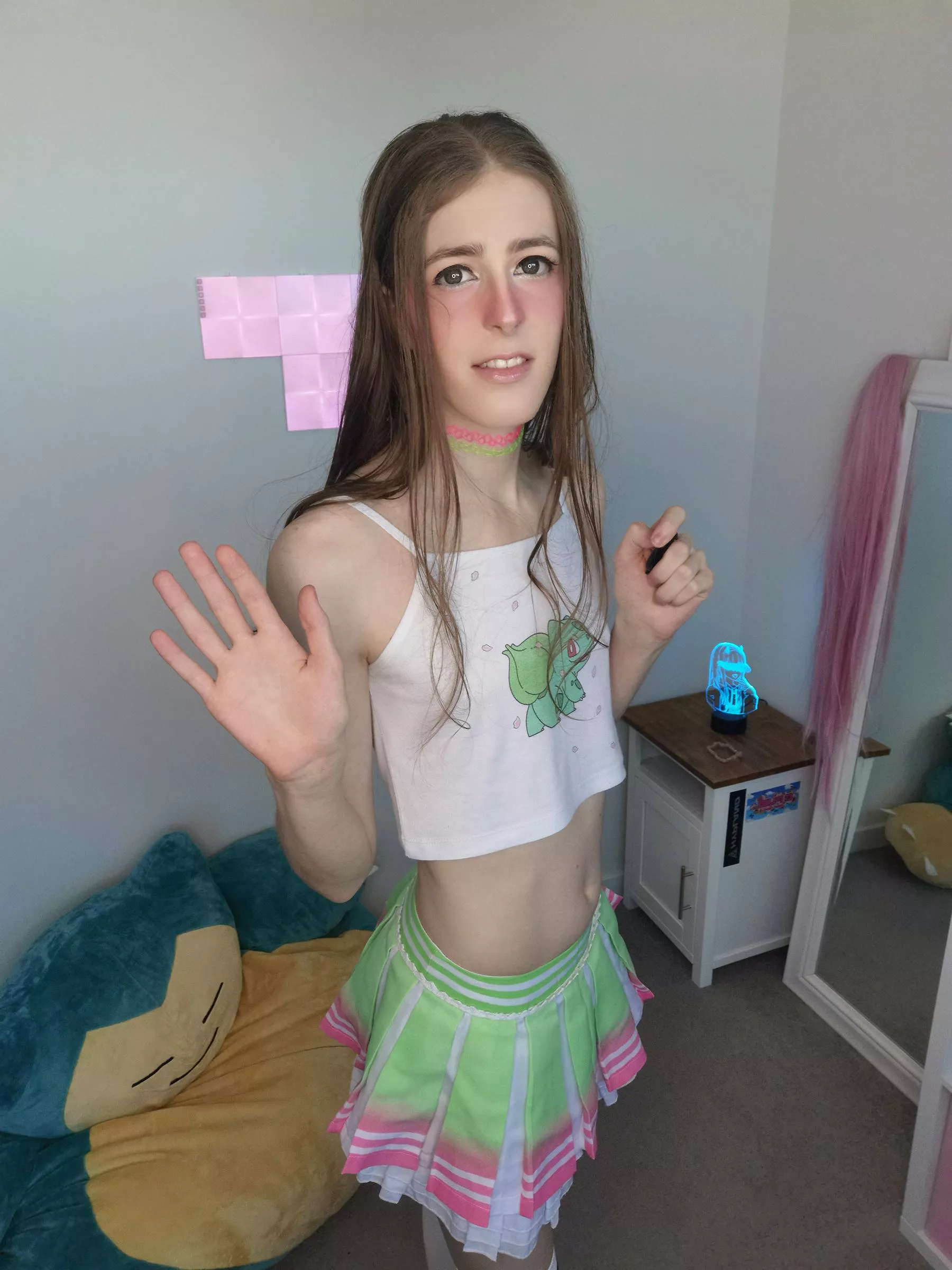 Hi, I'm a femboy ðŸ‘‹ this is my first post