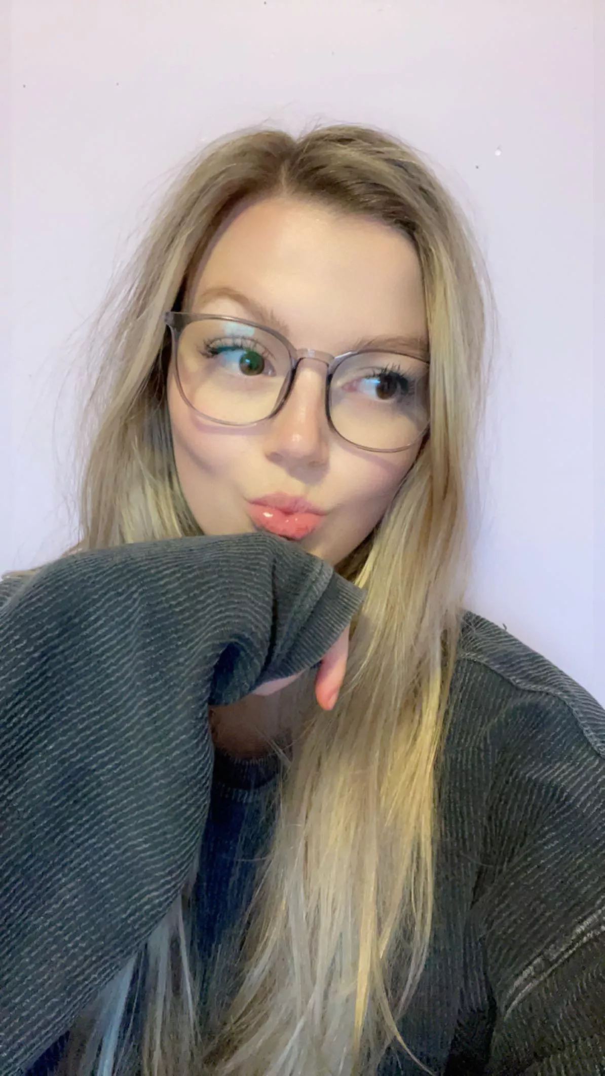 Hiiii😘🤓 (23f)