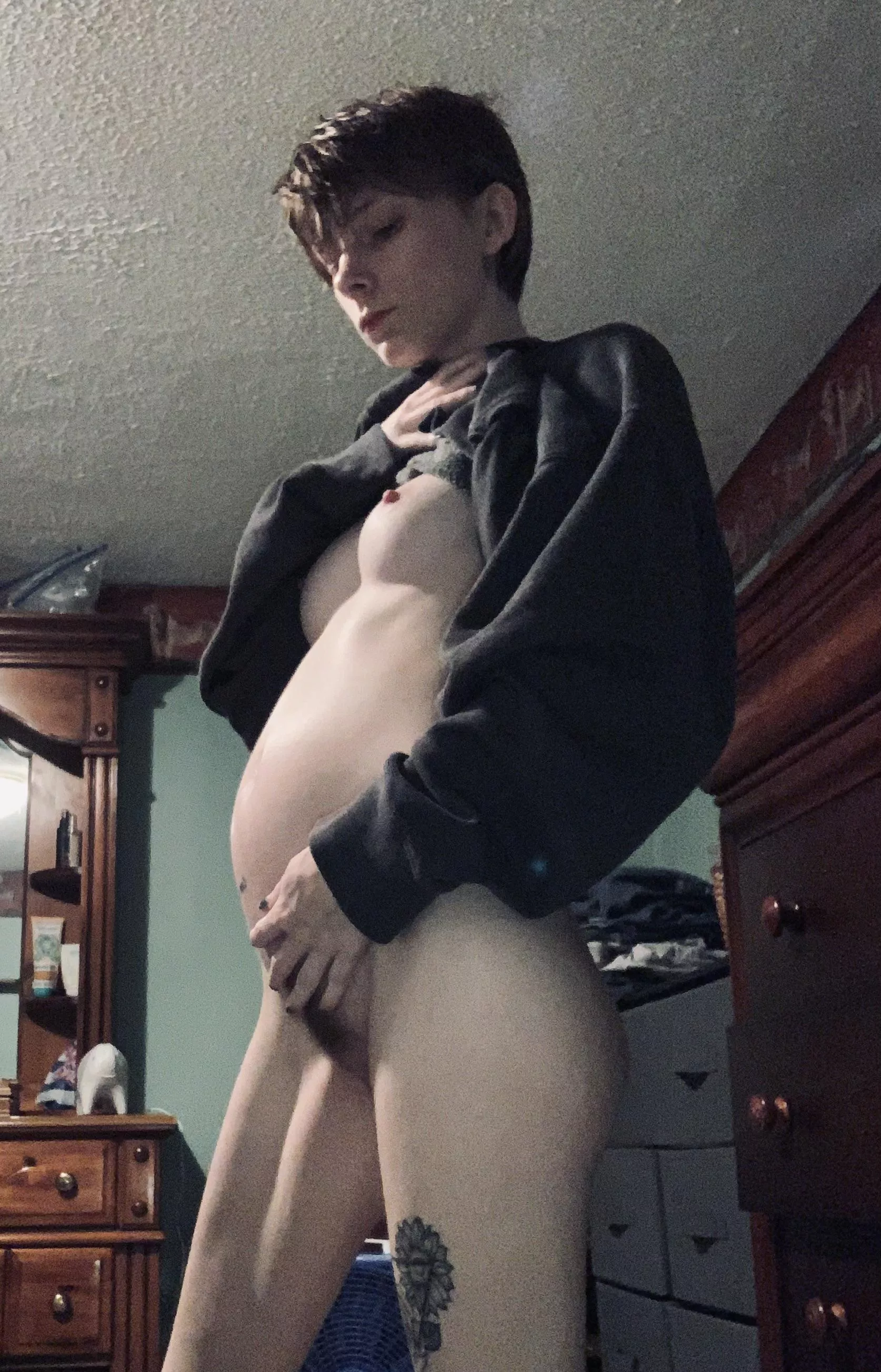 Hit my 22 week mark today, gonna celebrate with a cock deep inside me ðŸ¤¤ðŸ˜‰