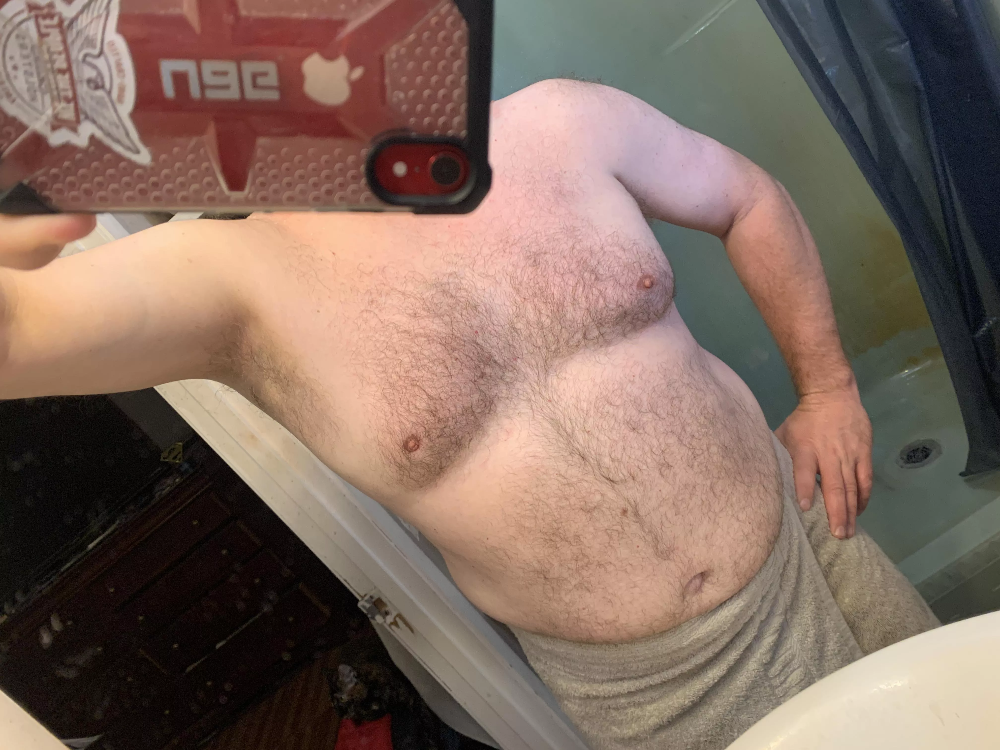 Hope you donâ€™t mind my dad bod (47)