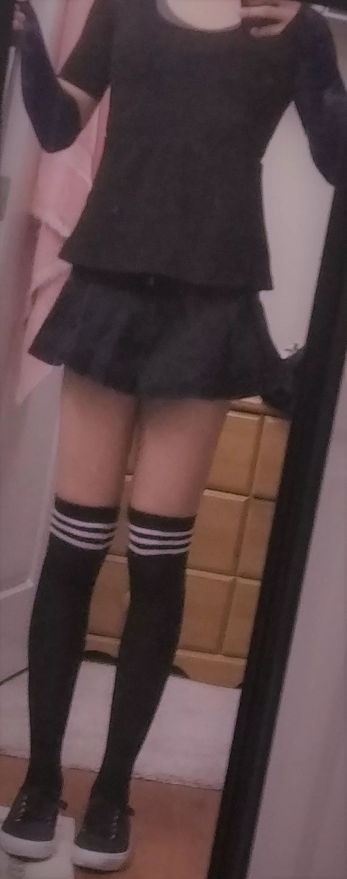 hopefully this mini skirt isn't too smol for this sub hehe i felt rlly cute tho