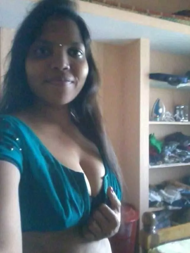 Horny tamil slut and ðŸ”¥ up ready for the ðŸ’¦ process