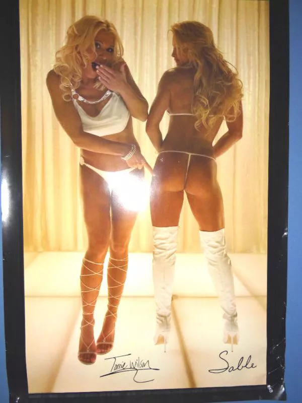 Hot picture of Torrie Wilson & Sable in the Playboy Mansion