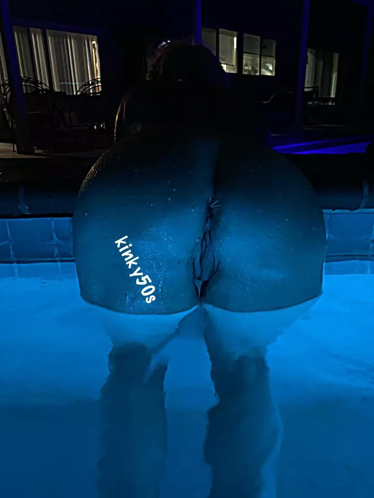 Hot tub ass