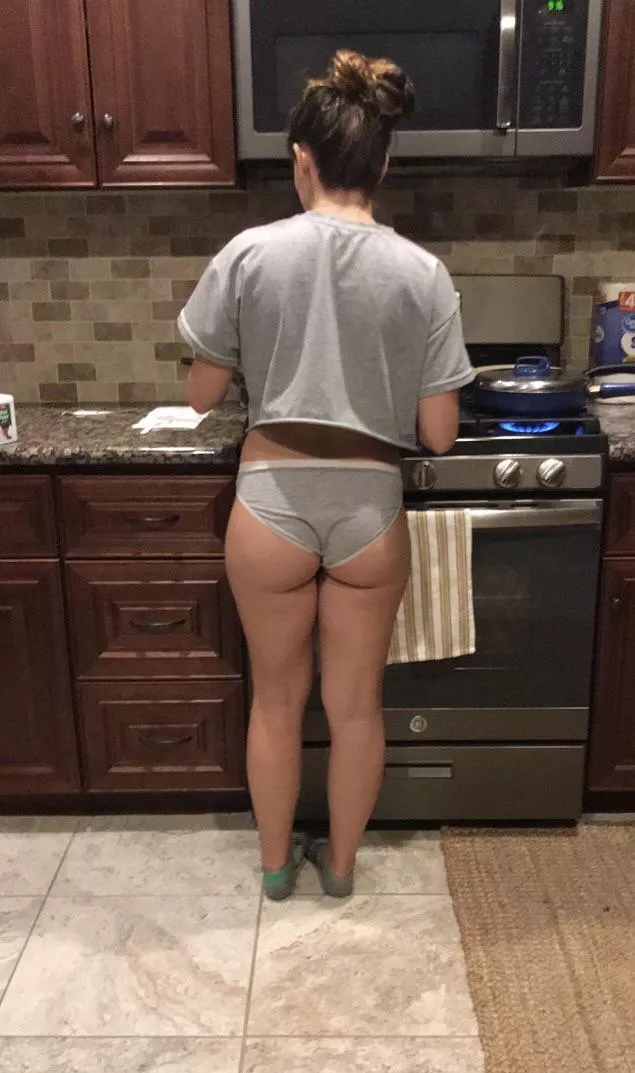 House wife going on hotwife