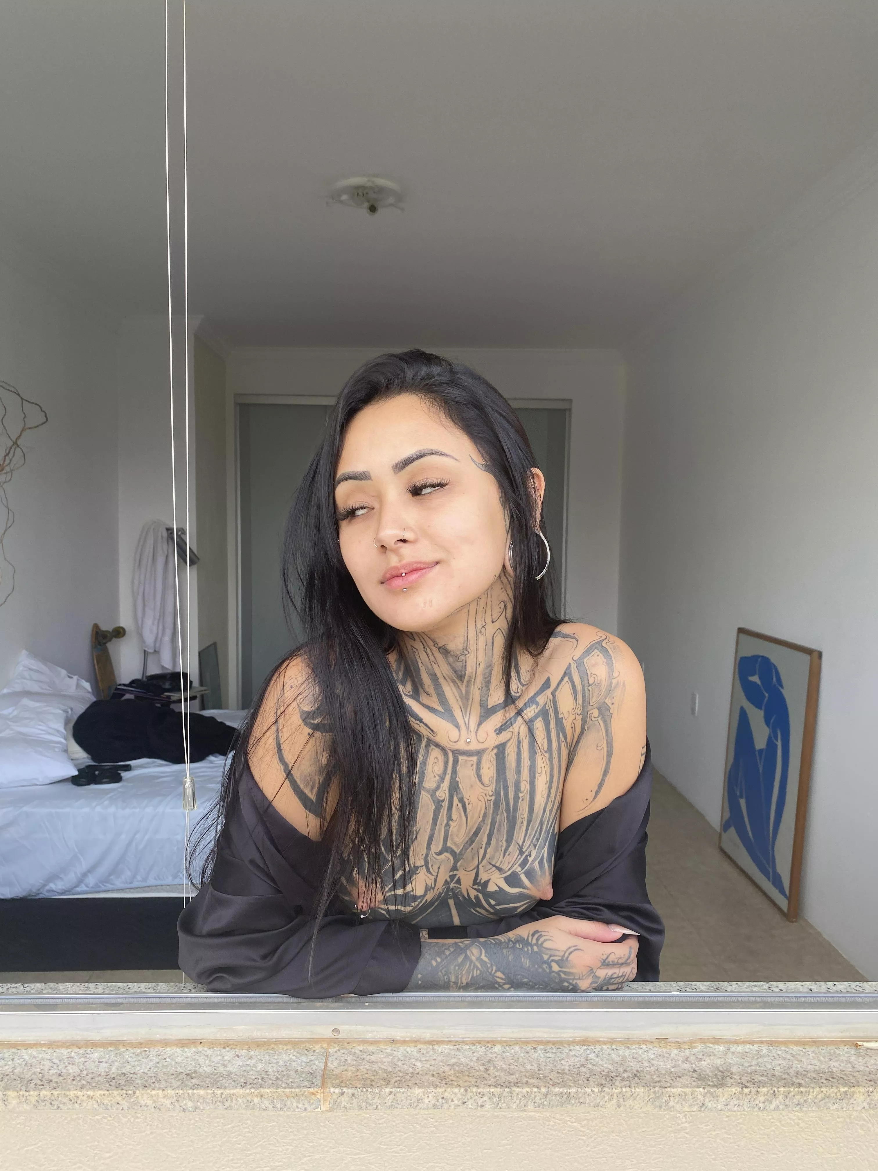 How adorable can a all-tattooed and pierced girl be?