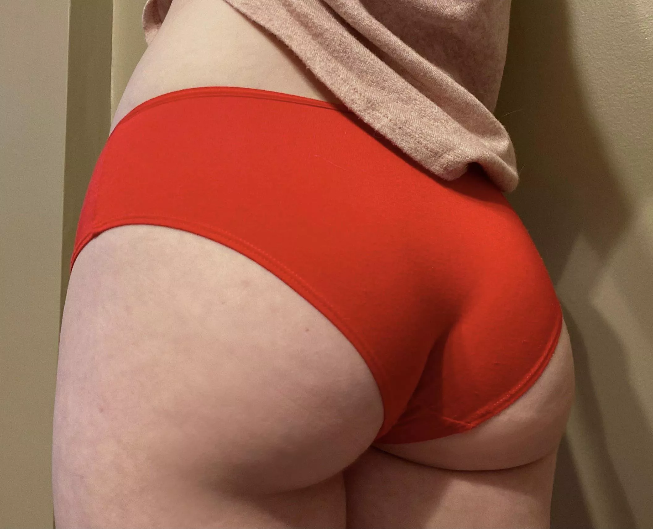 How are my booty curves?