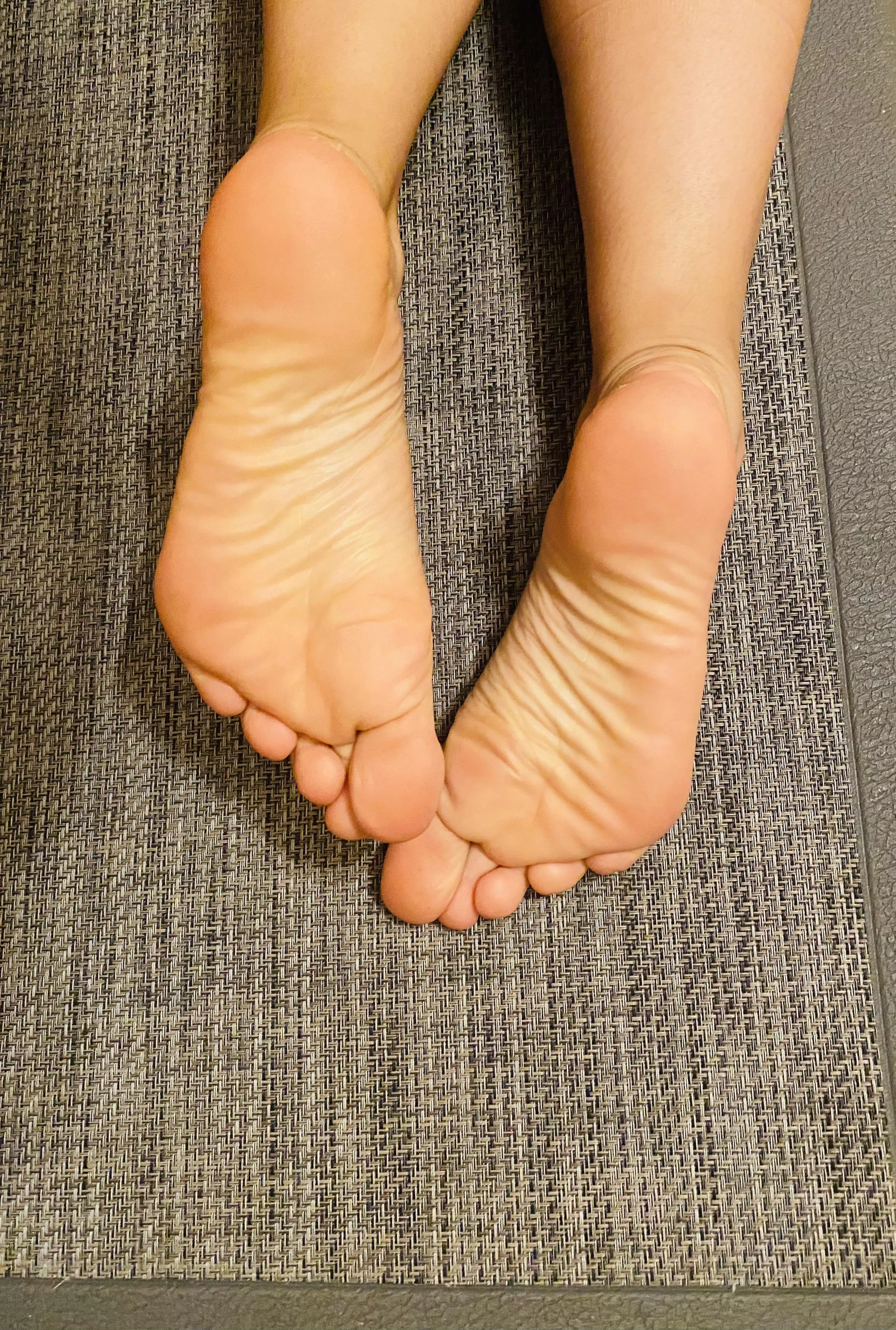 How do you like to see feet?