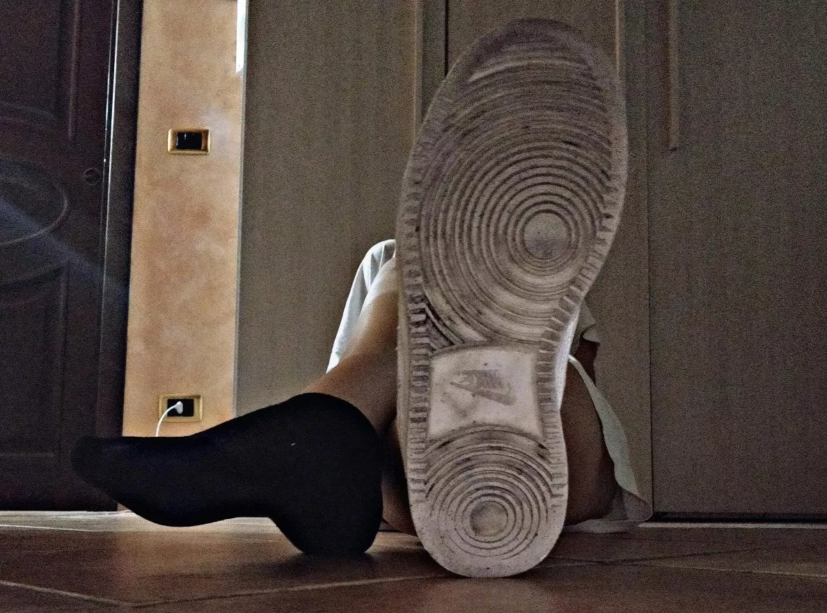 I am new here, but I bet that someone of you losers loves dirty shoes and socks 😍🤫