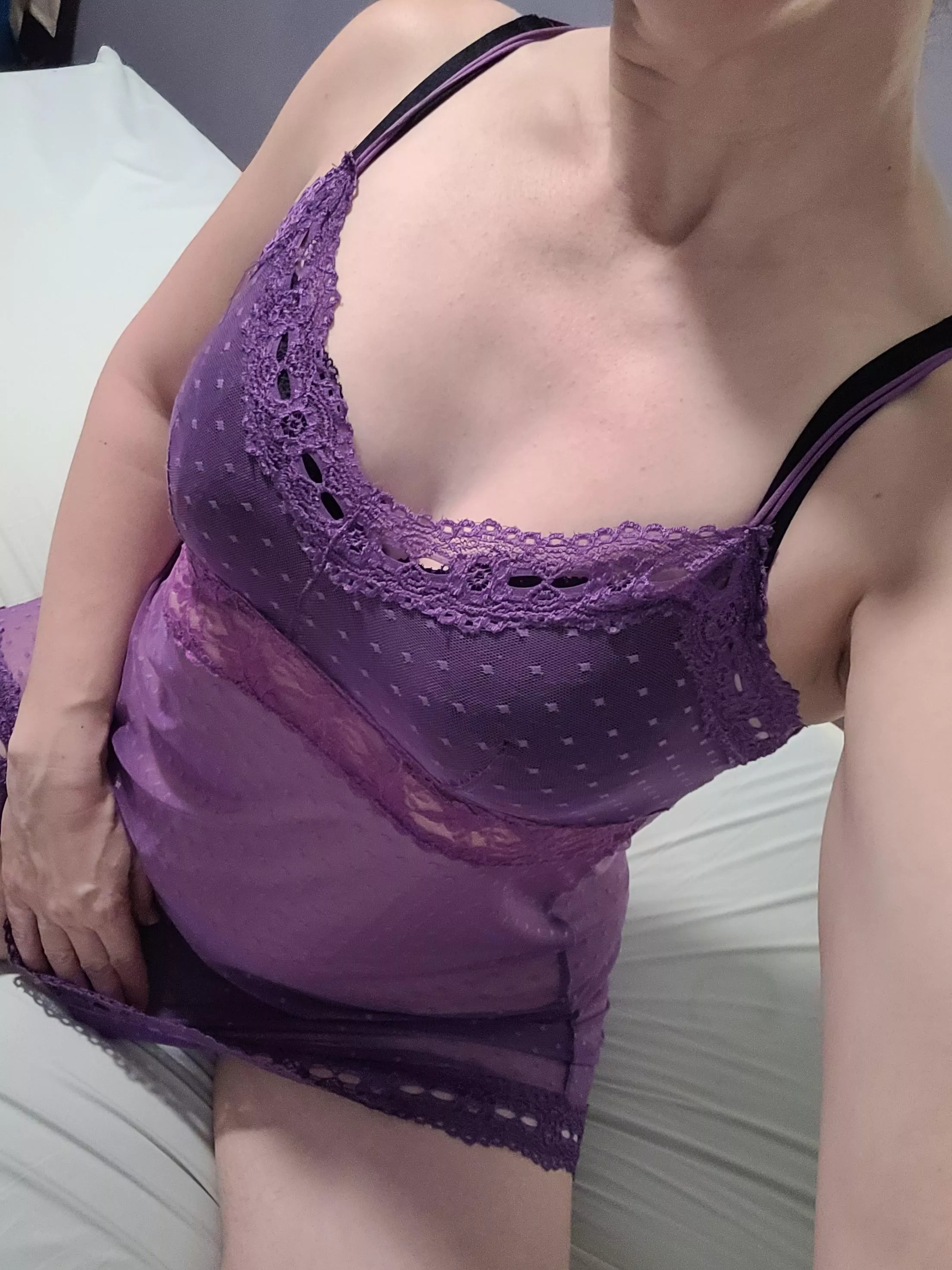 I am waiting for you. This milf is horny and tippers are always spoiled back. Offers ðŸ† rating, sexting, and more (3 day trial; link in comment and bio)