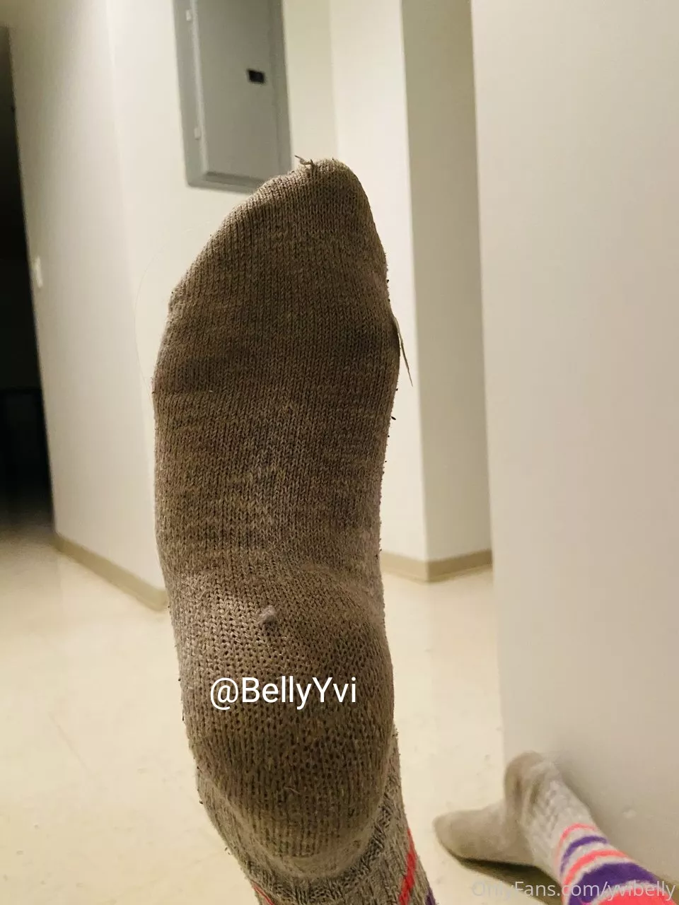 I bet you wanna taste them 😉😏 follow my onlyfans sock slave ❤️