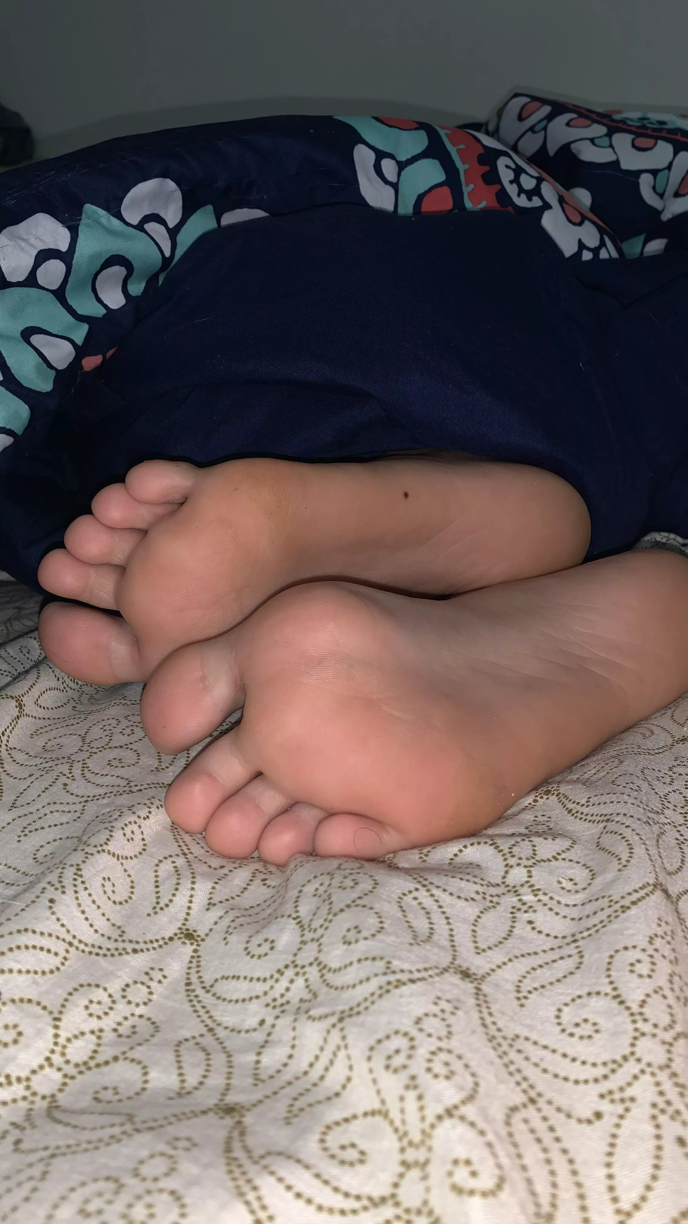 I bet you wish these feet were n your face☺️💕