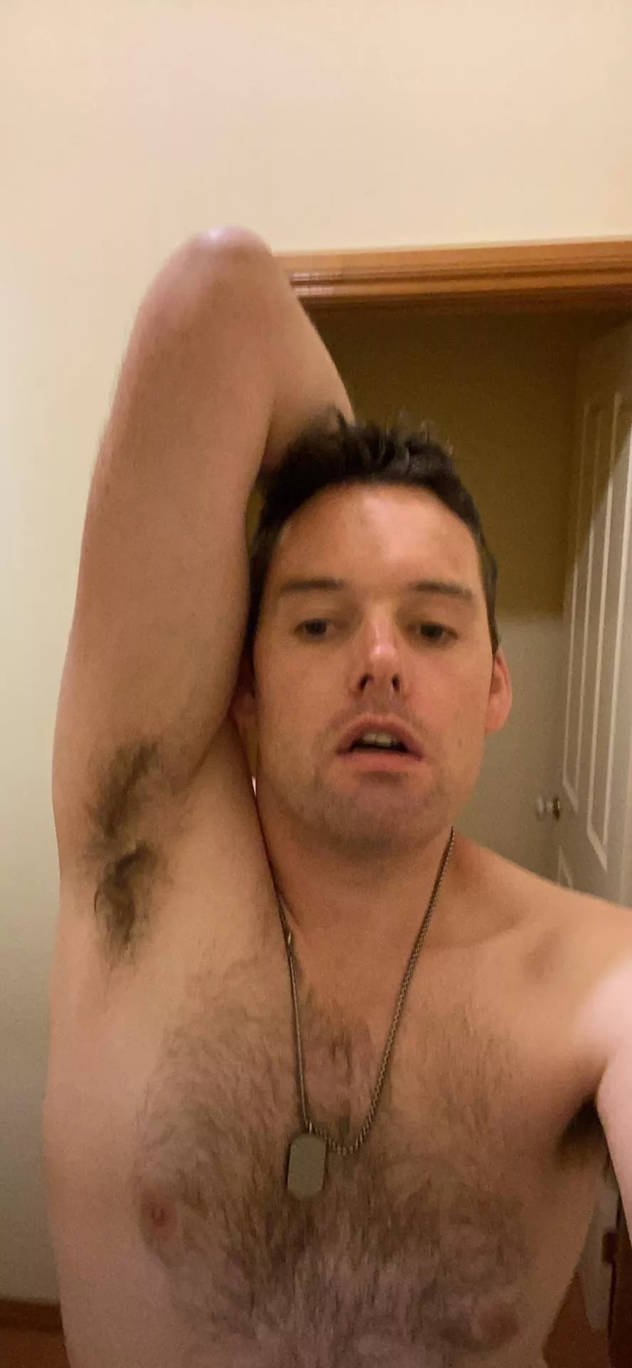 I don’t know why but as a guy who’s self esteem around his body. I think having my arm behind my head showing my pits makes me slightly decent looking! Anyone agree? Or at least think this isn’t that bad of a pic???