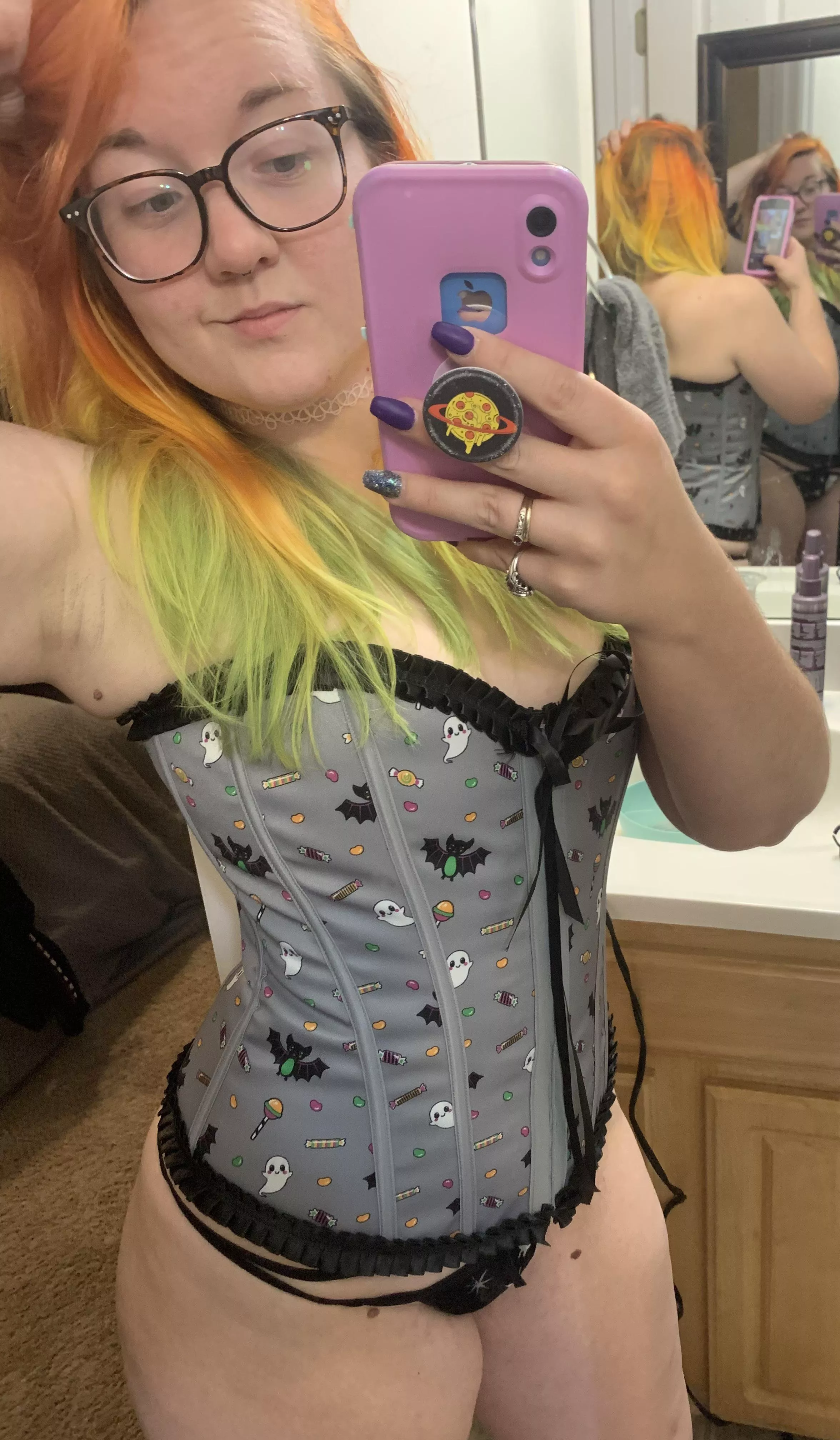 I got a new corset, what do ya think?