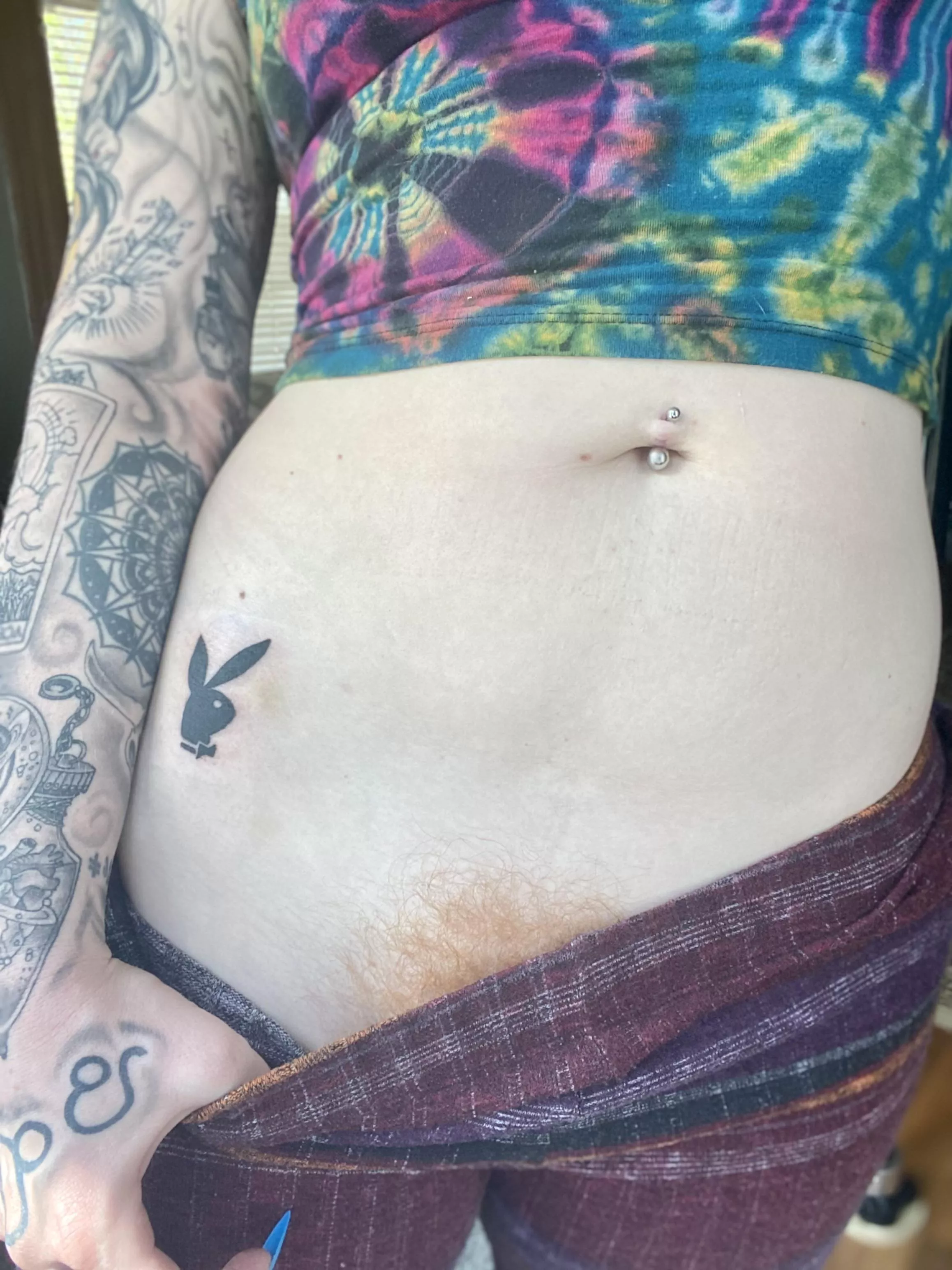 I got a sexy new tattoo right next to my firecrotch do you like itðŸ¥°ðŸ¥°ðŸ¥°