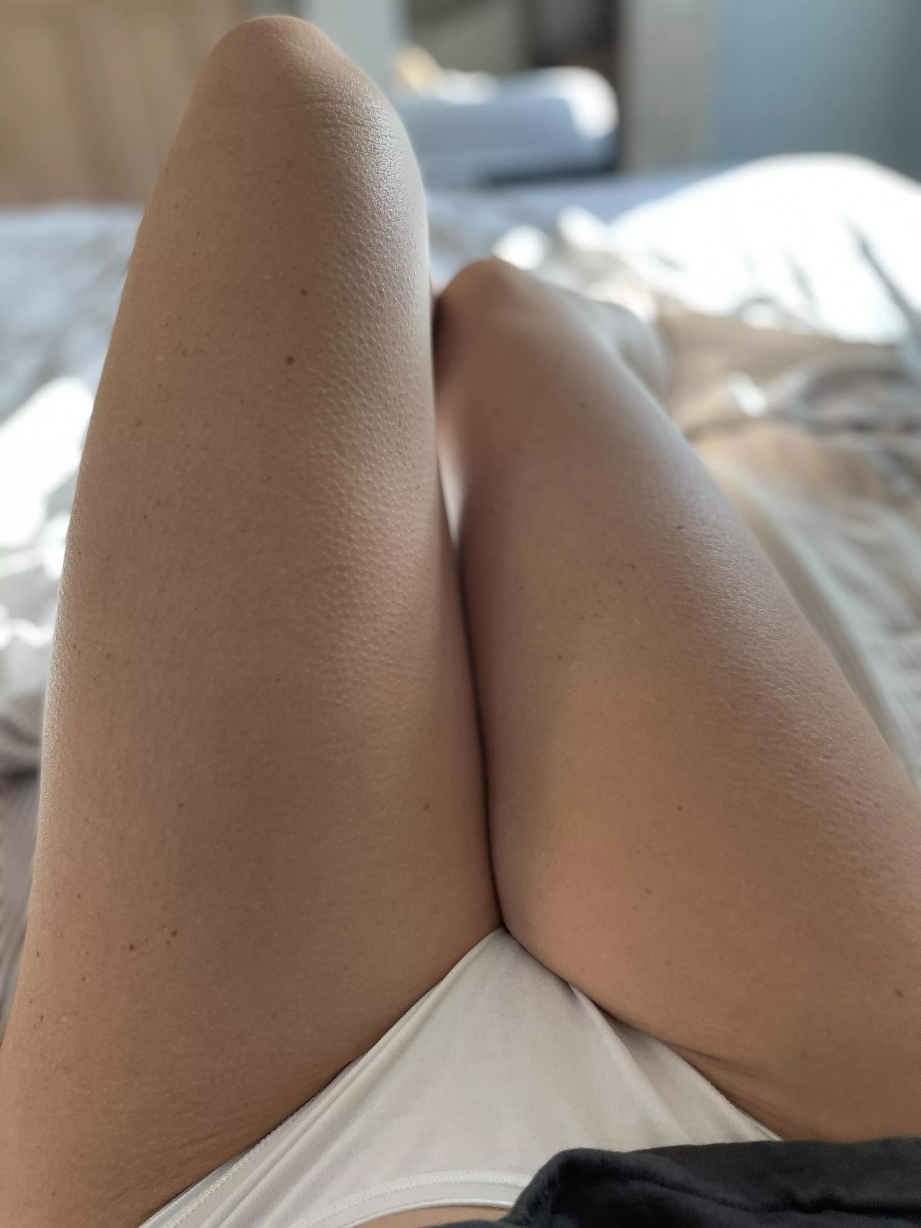 I hear guys like when you spread your legsâ€¦should I? ðŸ˜‹ (f)