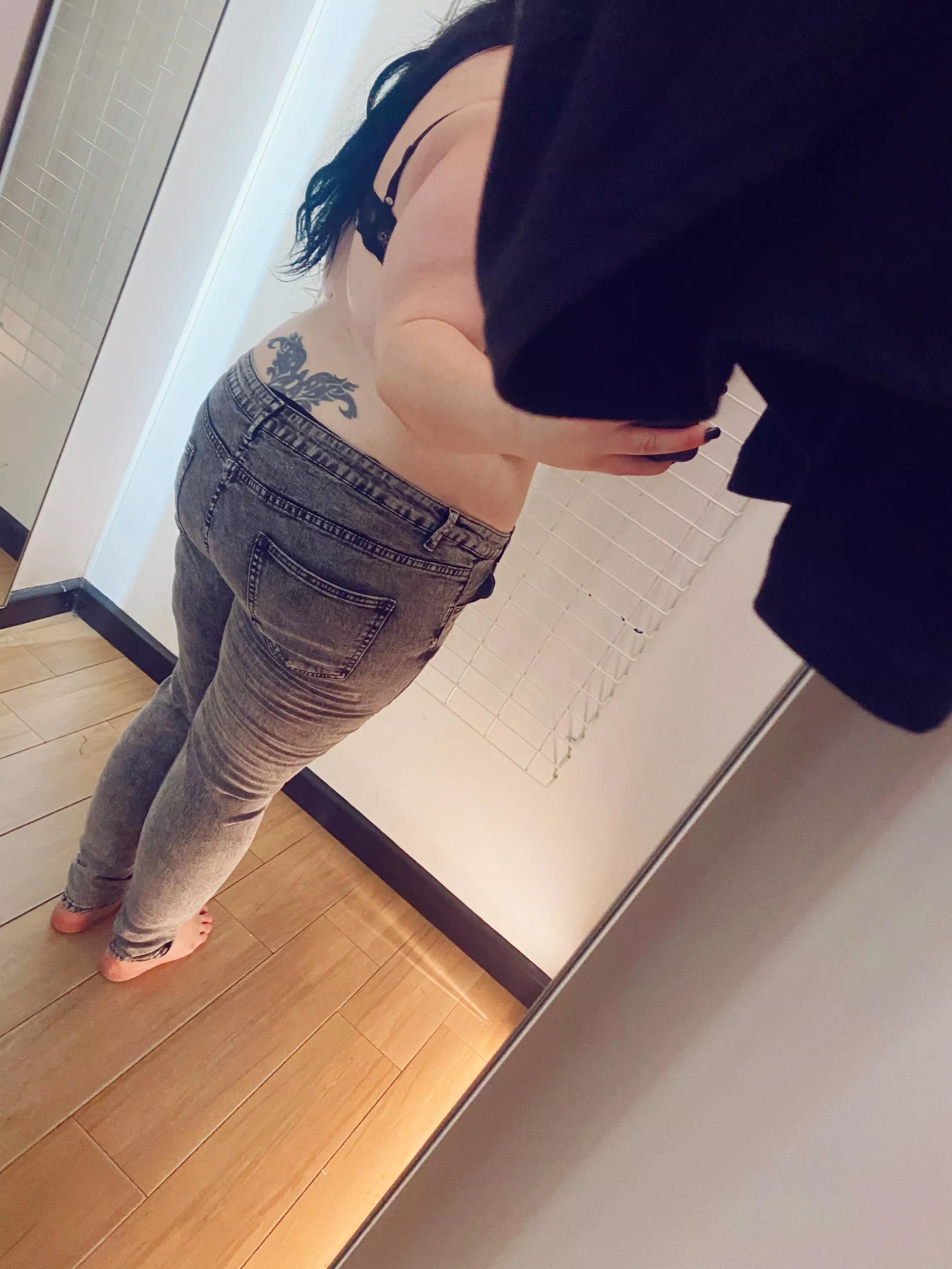 I heard you enjoyed thick chicks? How would you handle this ass?