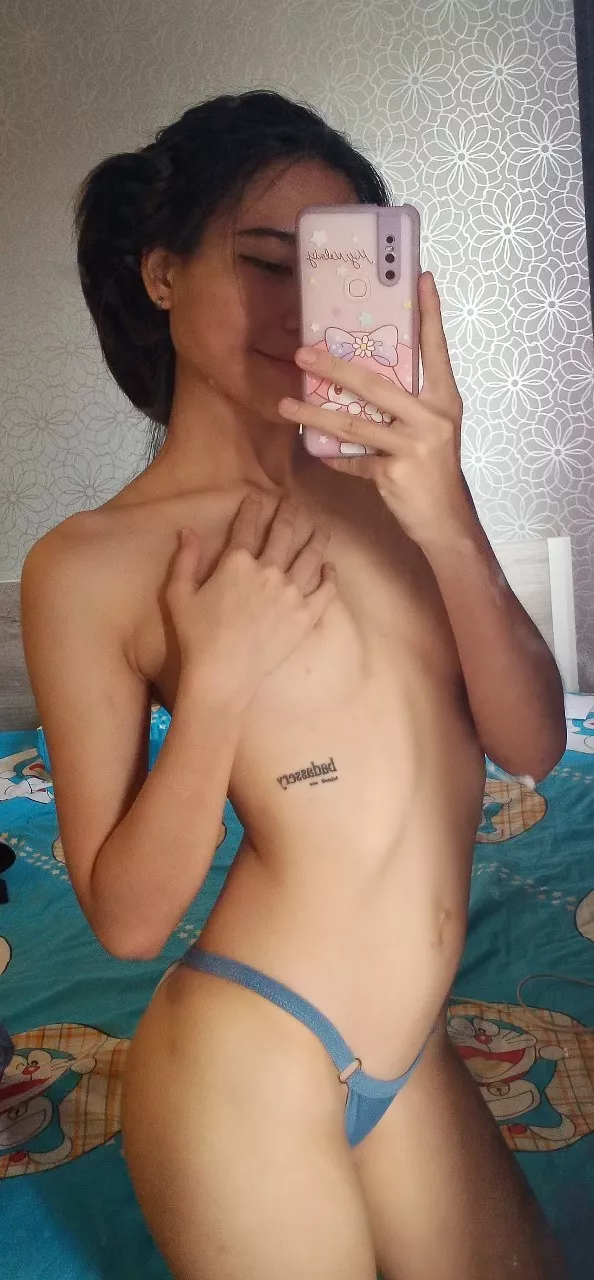 I hope there is anyone here that appreciates a tiny teen body like mine 🥺