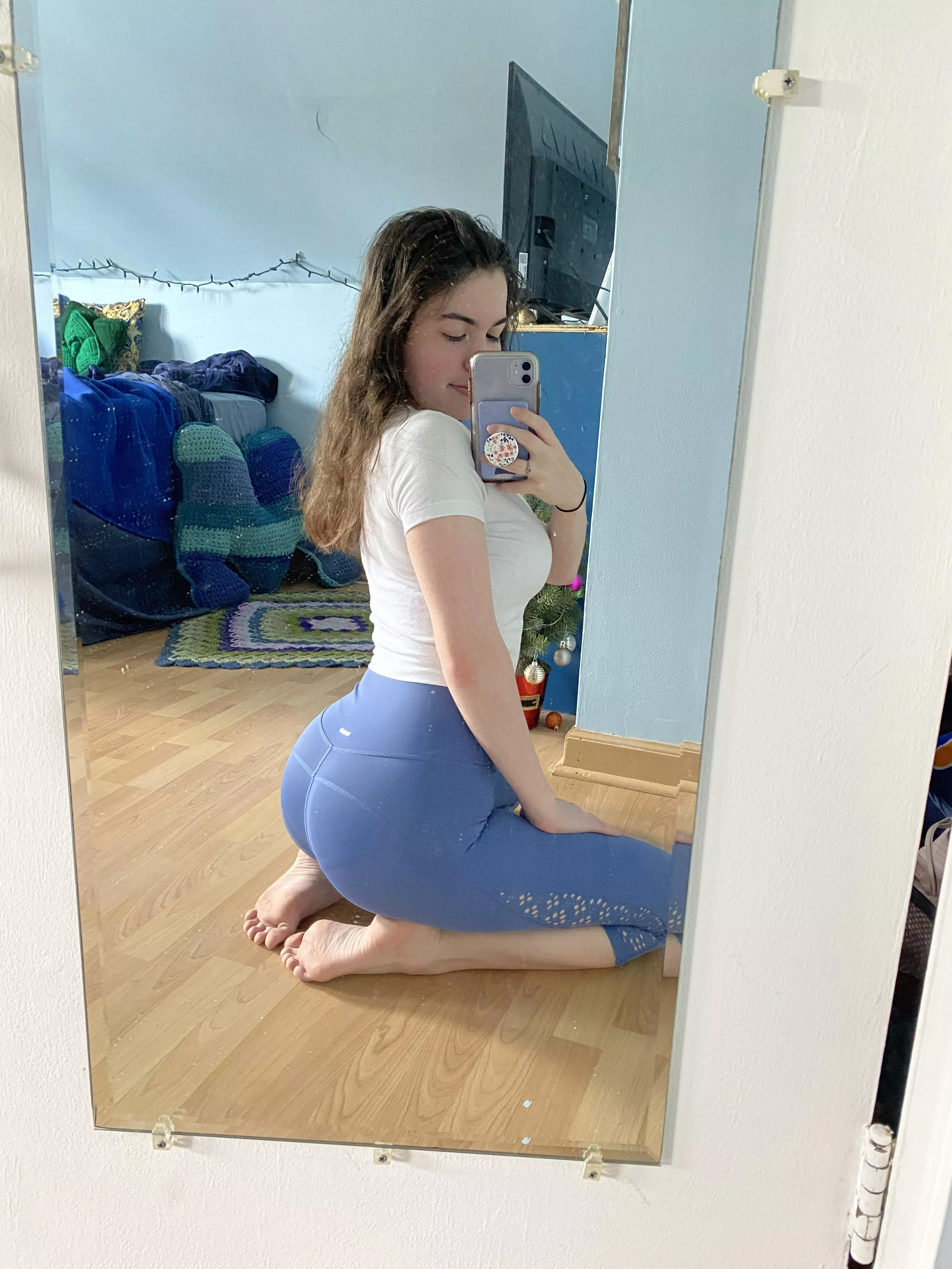 i hope you like the ass of a college junior😘