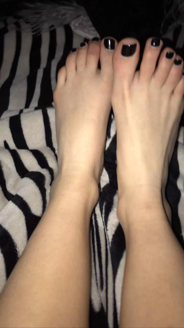 I hope you think my feet are cute!