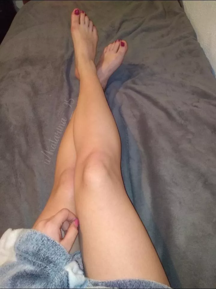 I just couldn't resist not to post another pic of my legs and feet ðŸ’â€â™€ï¸